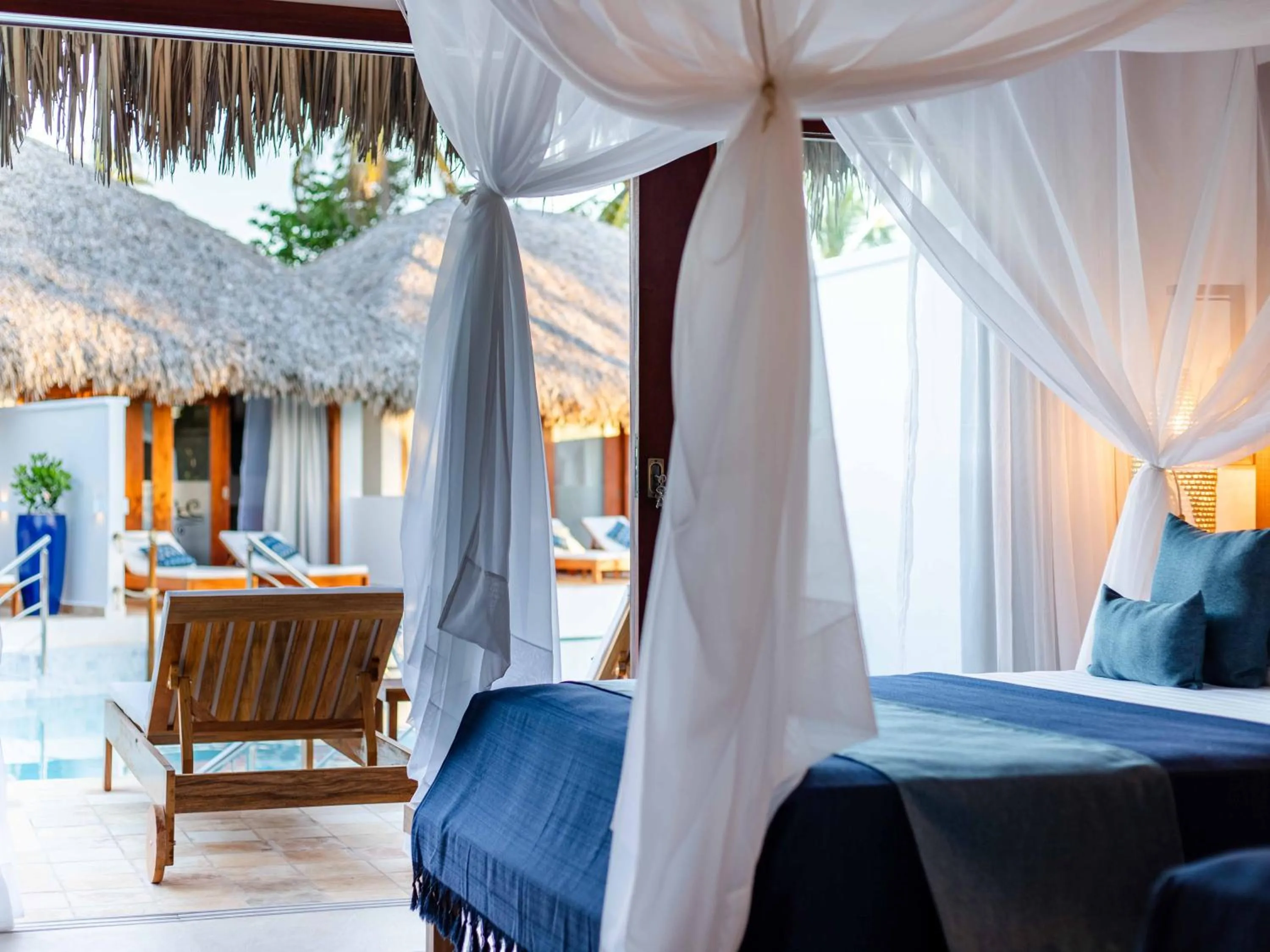 Living room in MKNI Hotel - Ikaika Makani Experience