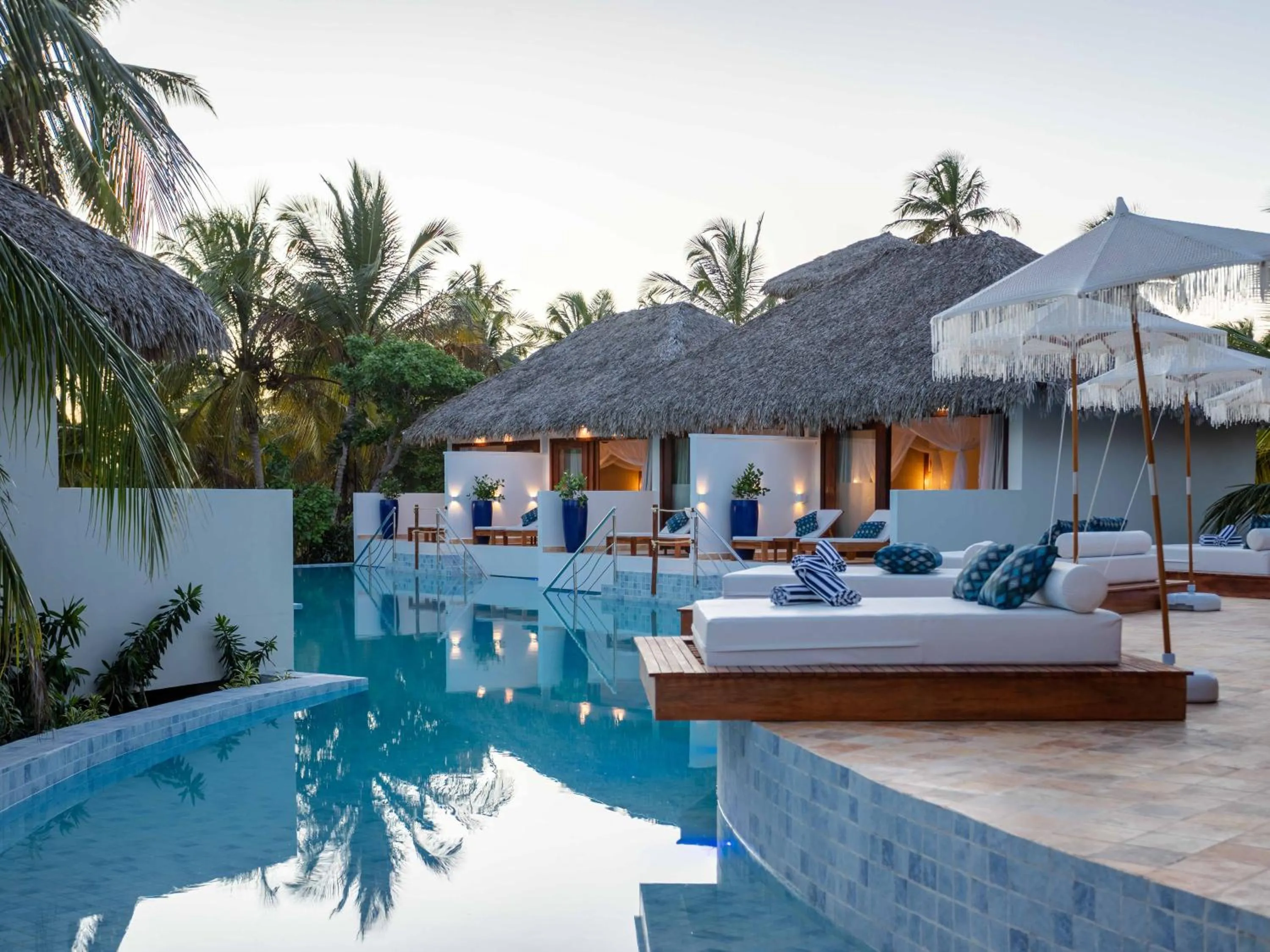 Swimming pool in MKNI Hotel - Ikaika Makani Experience