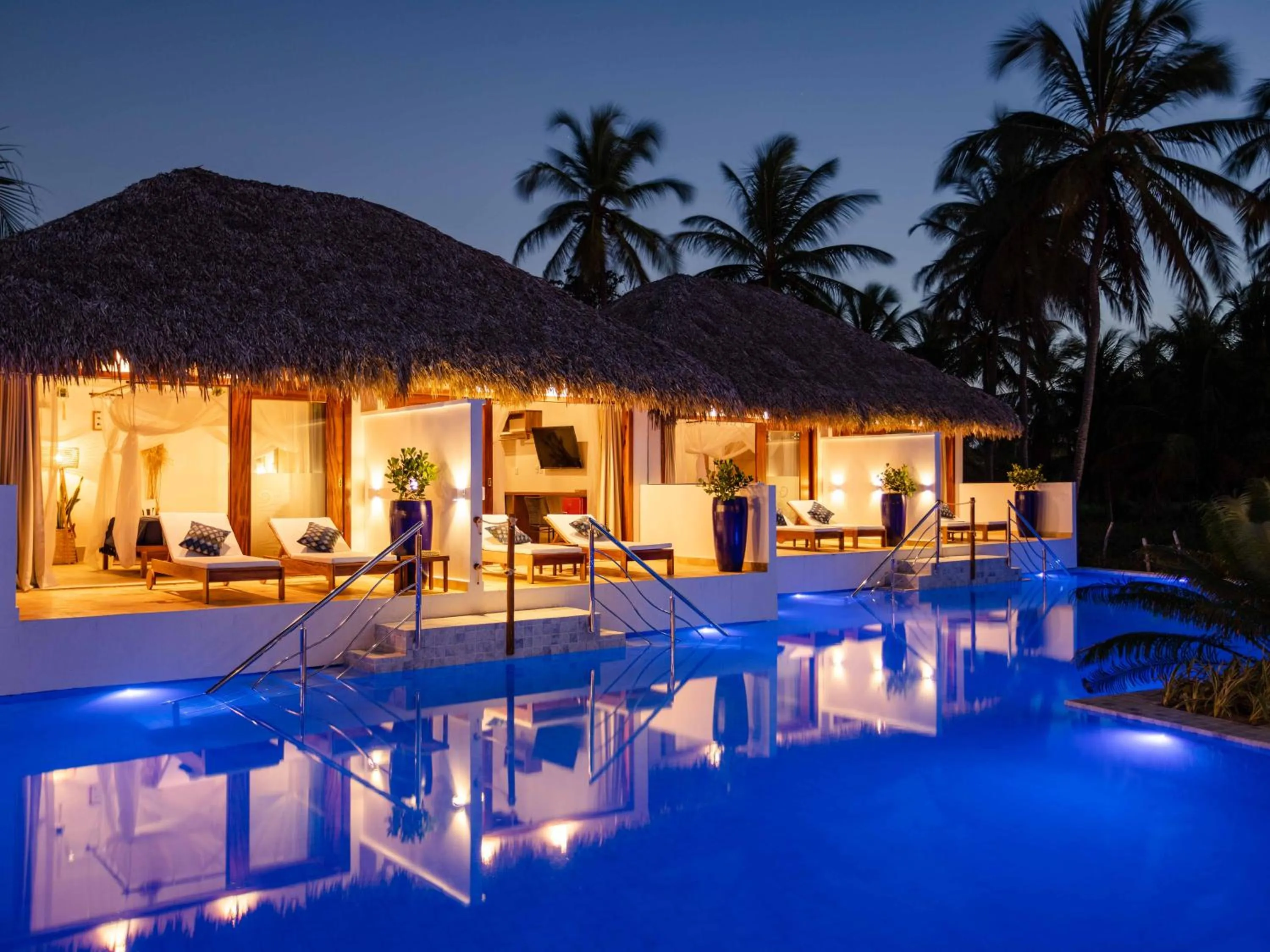 Night in MKNI Hotel - Ikaika Makani Experience