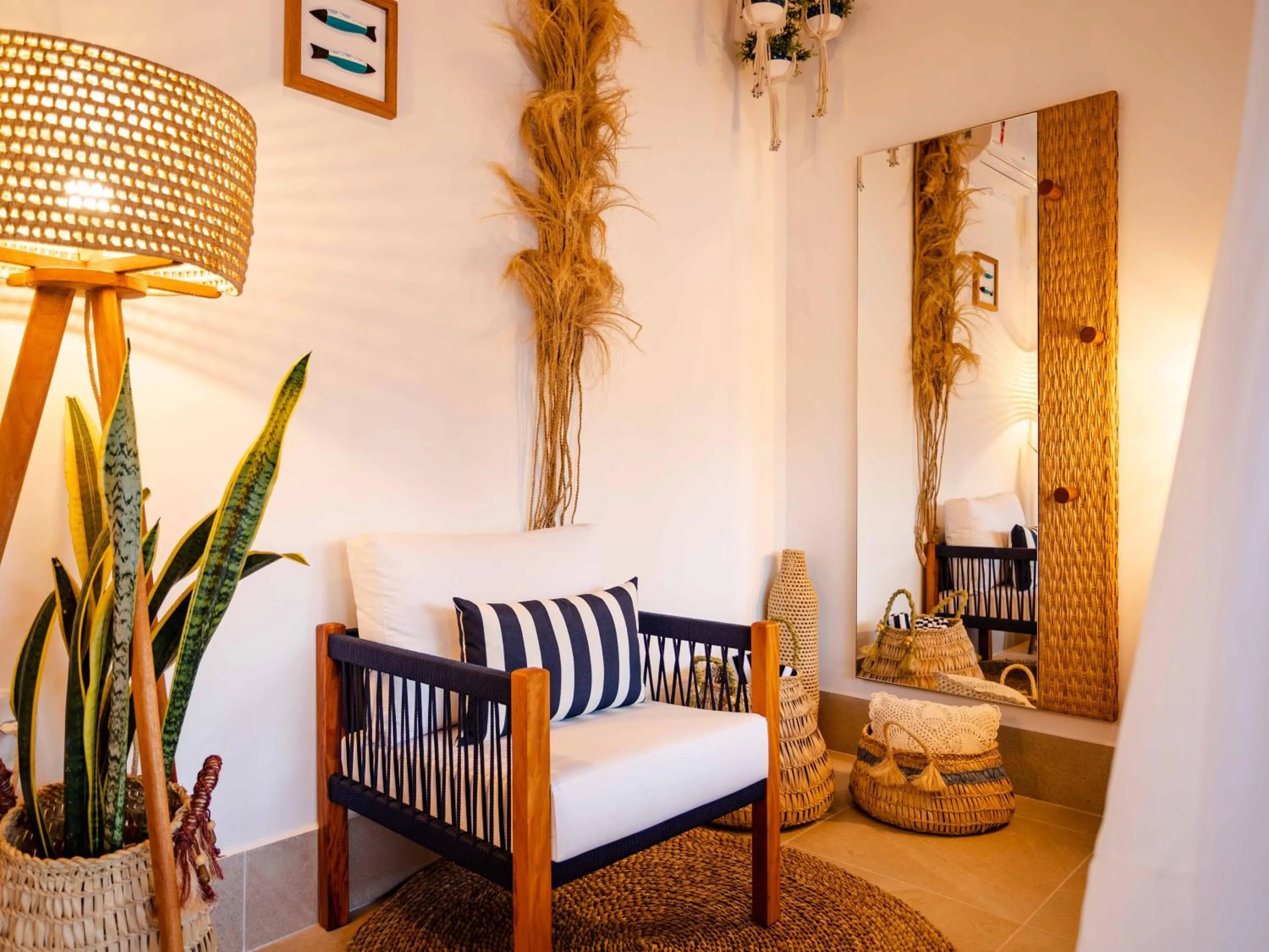 Bedroom in MKNI Hotel - Ikaika Makani Experience