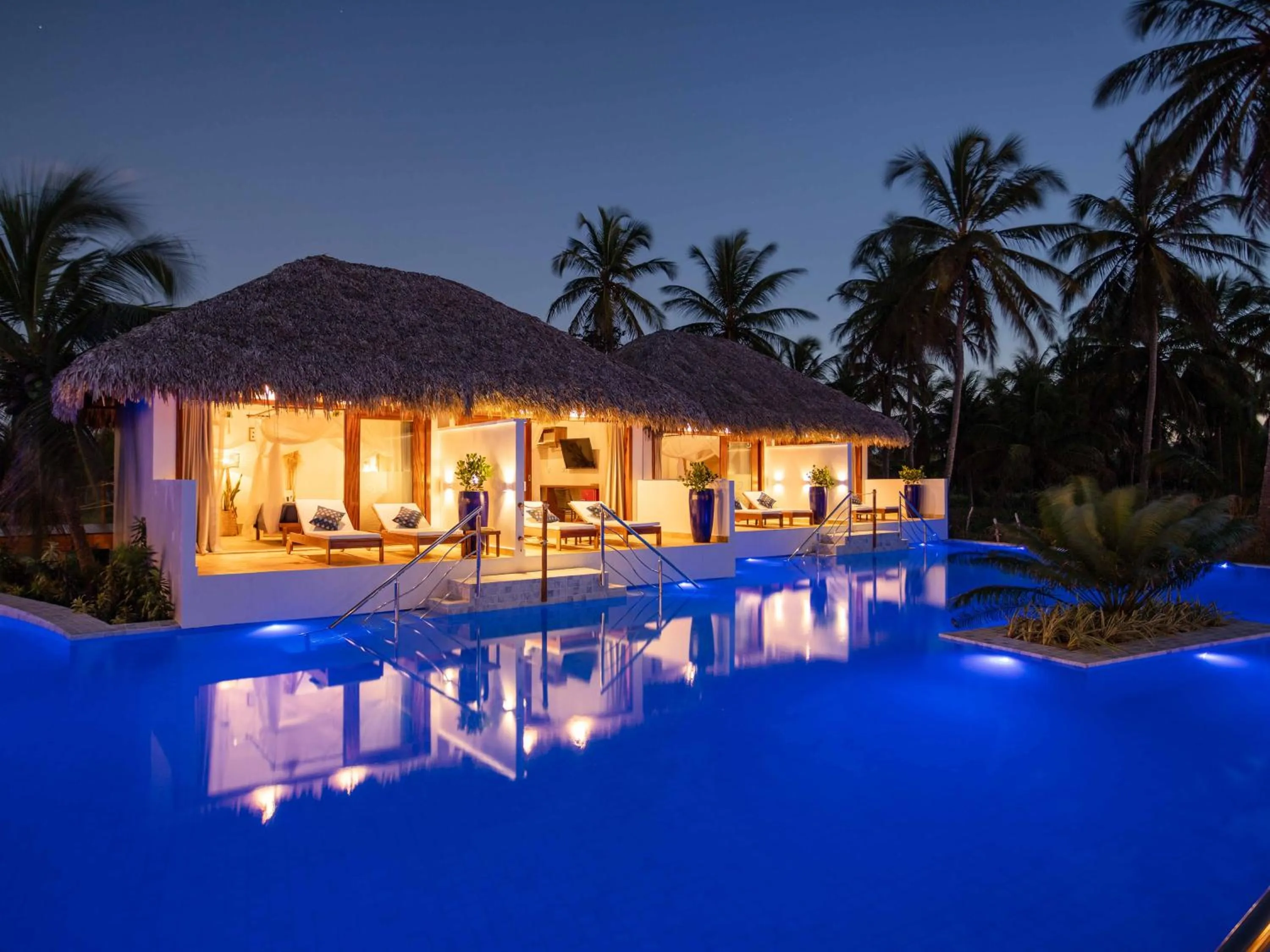 Night in MKNI Hotel - Ikaika Makani Experience