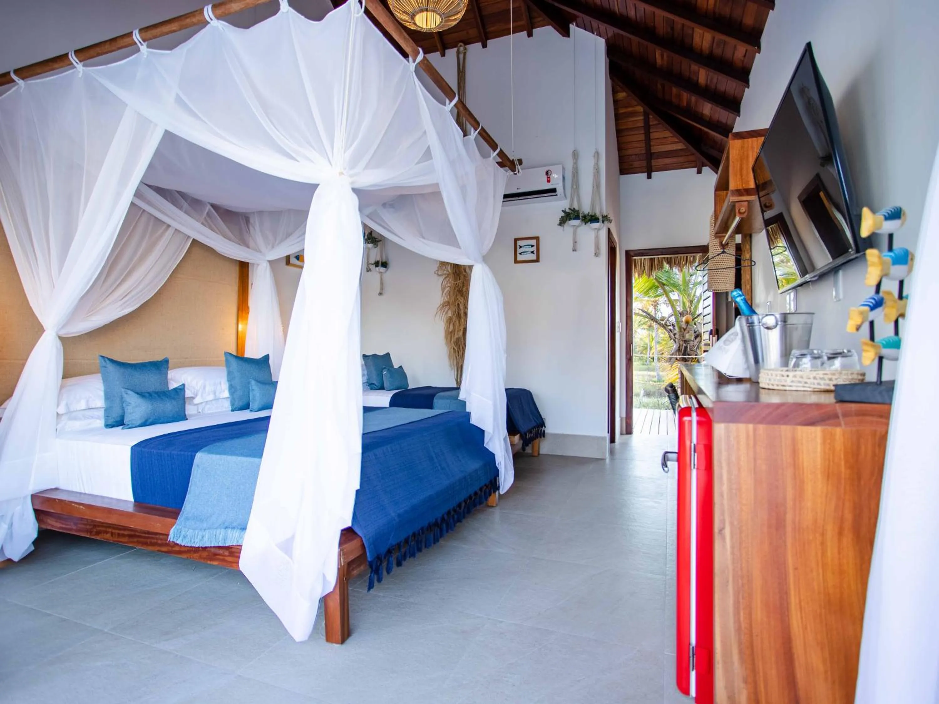 Bed in MKNI Hotel - Ikaika Makani Experience