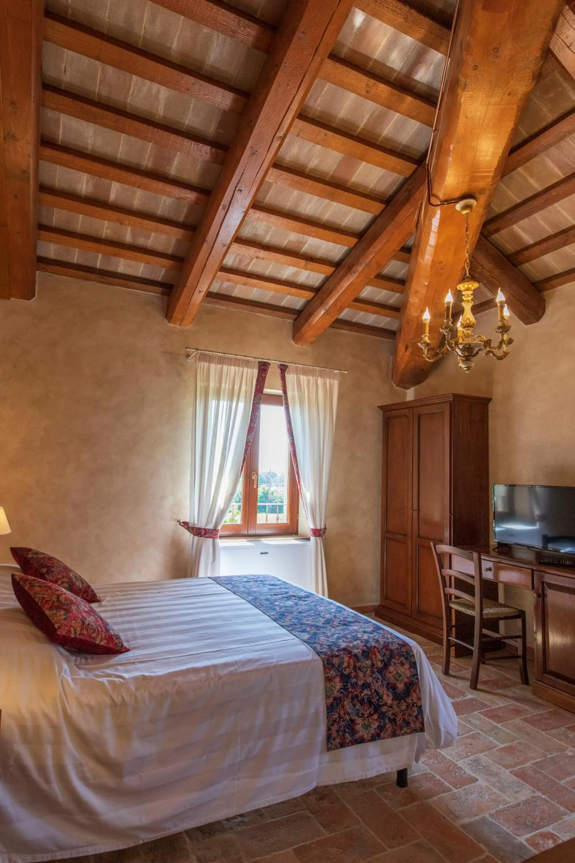 Bed in Locanda di Montegiove