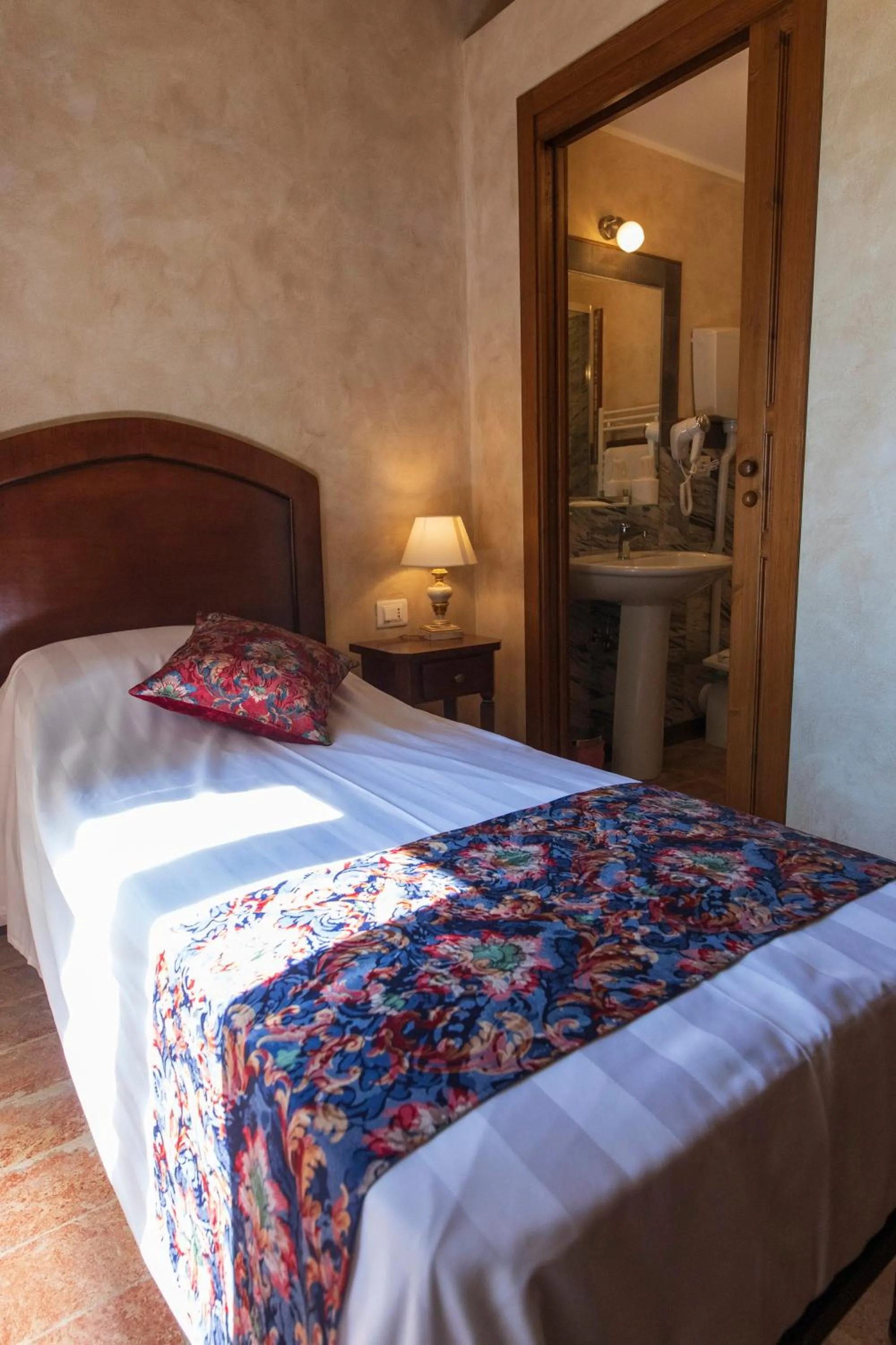 Bed in Locanda di Montegiove