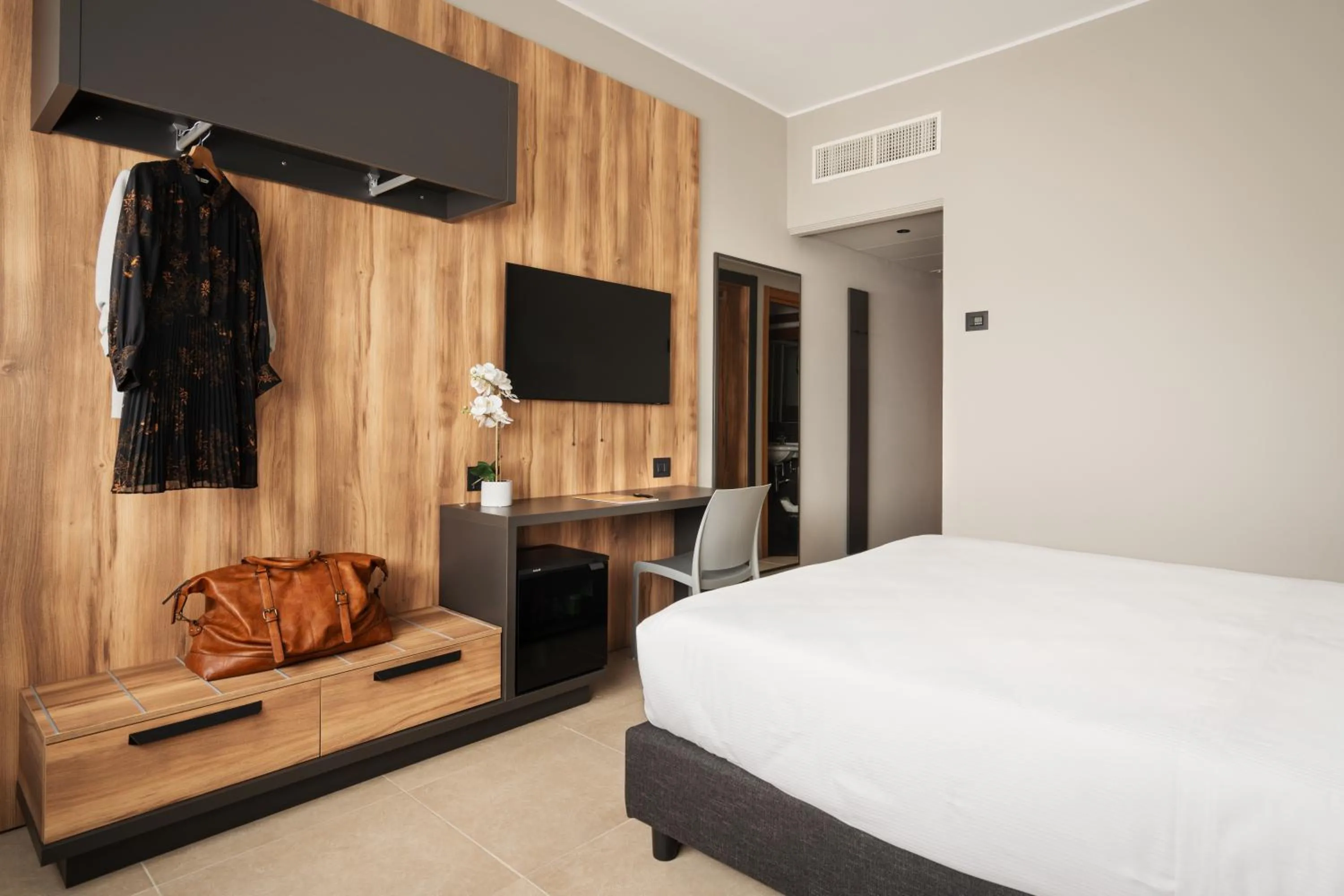 View (from property/room), Bed in Mood Hotel