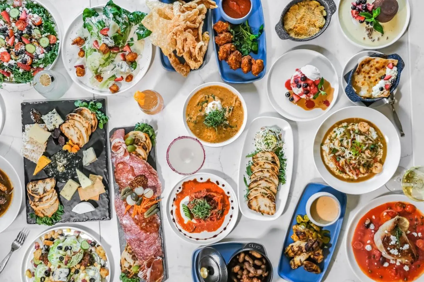 Restaurant/places to eat in City Mills Hotel