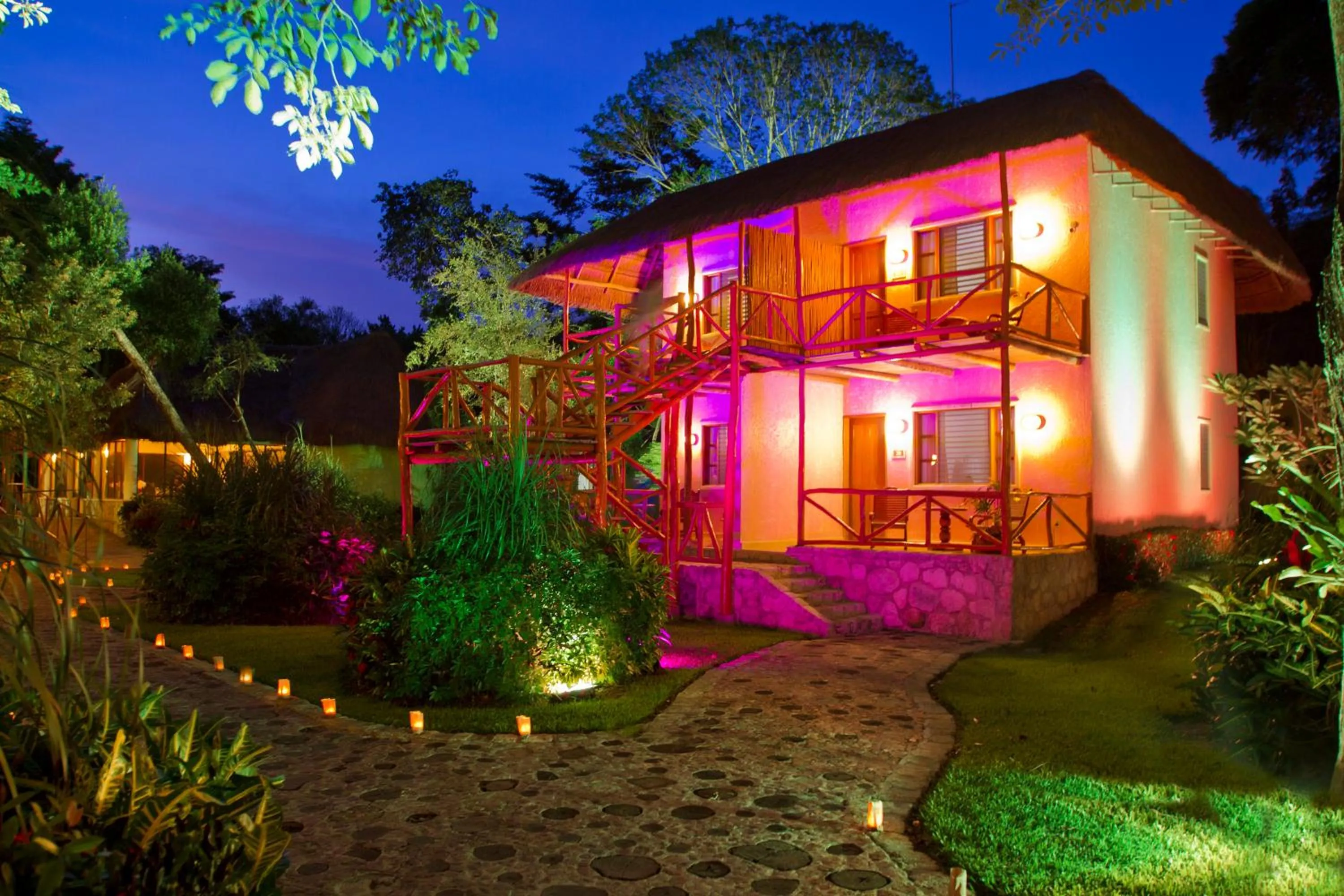 Garden view in hotel villas chicanna