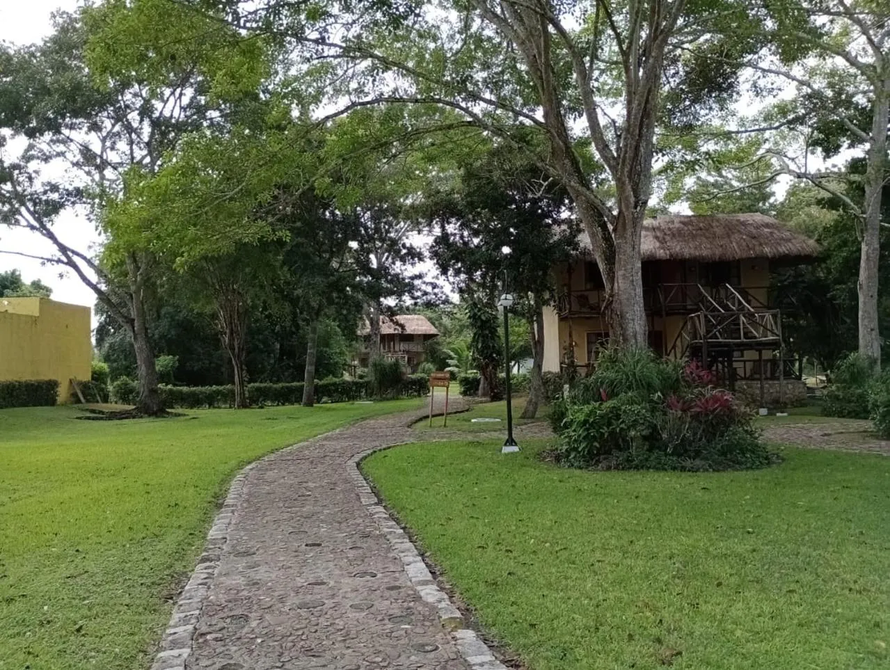 Garden in hotel villas chicanna