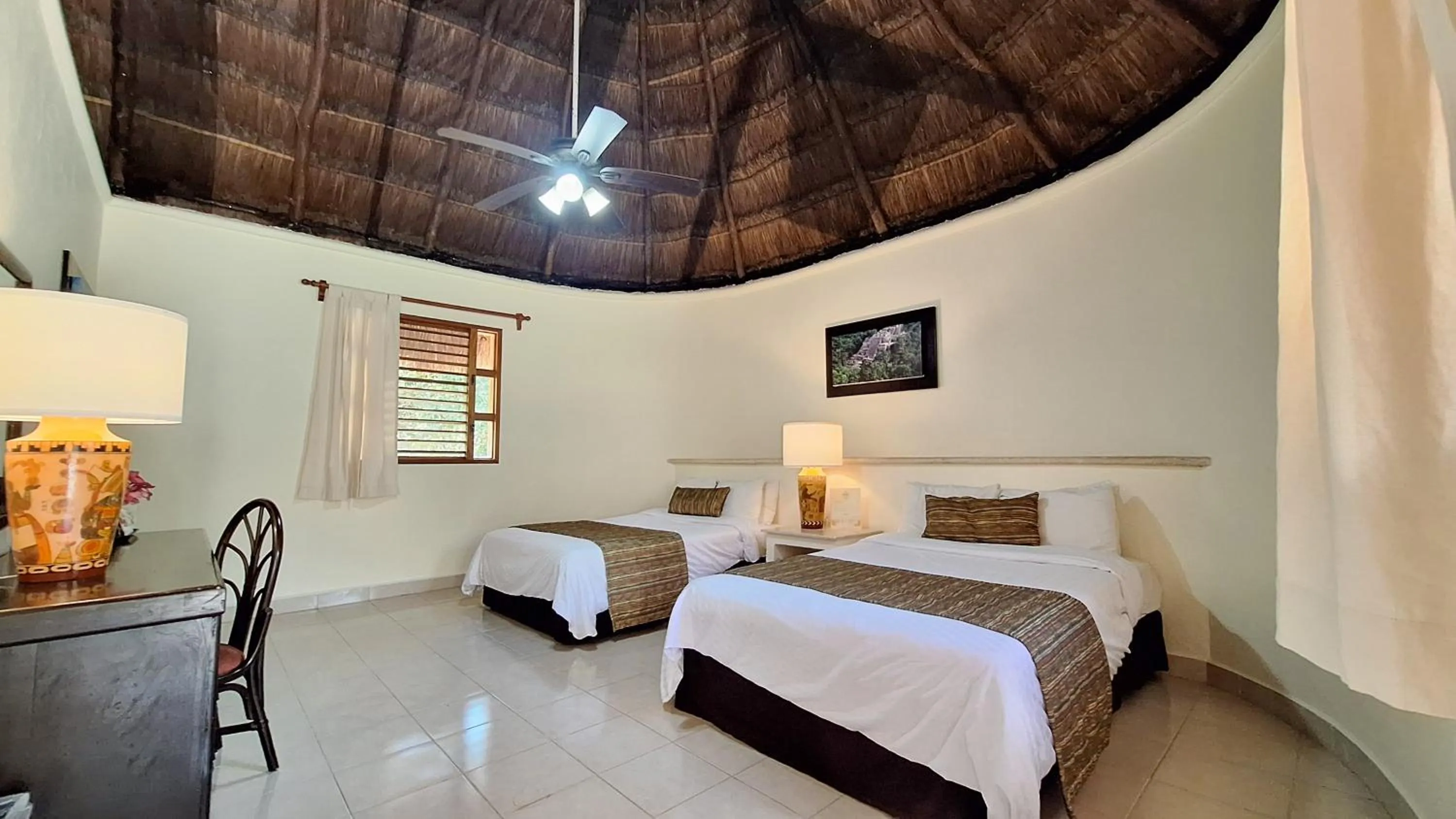 Guests, Bed in hotel villas chicanna