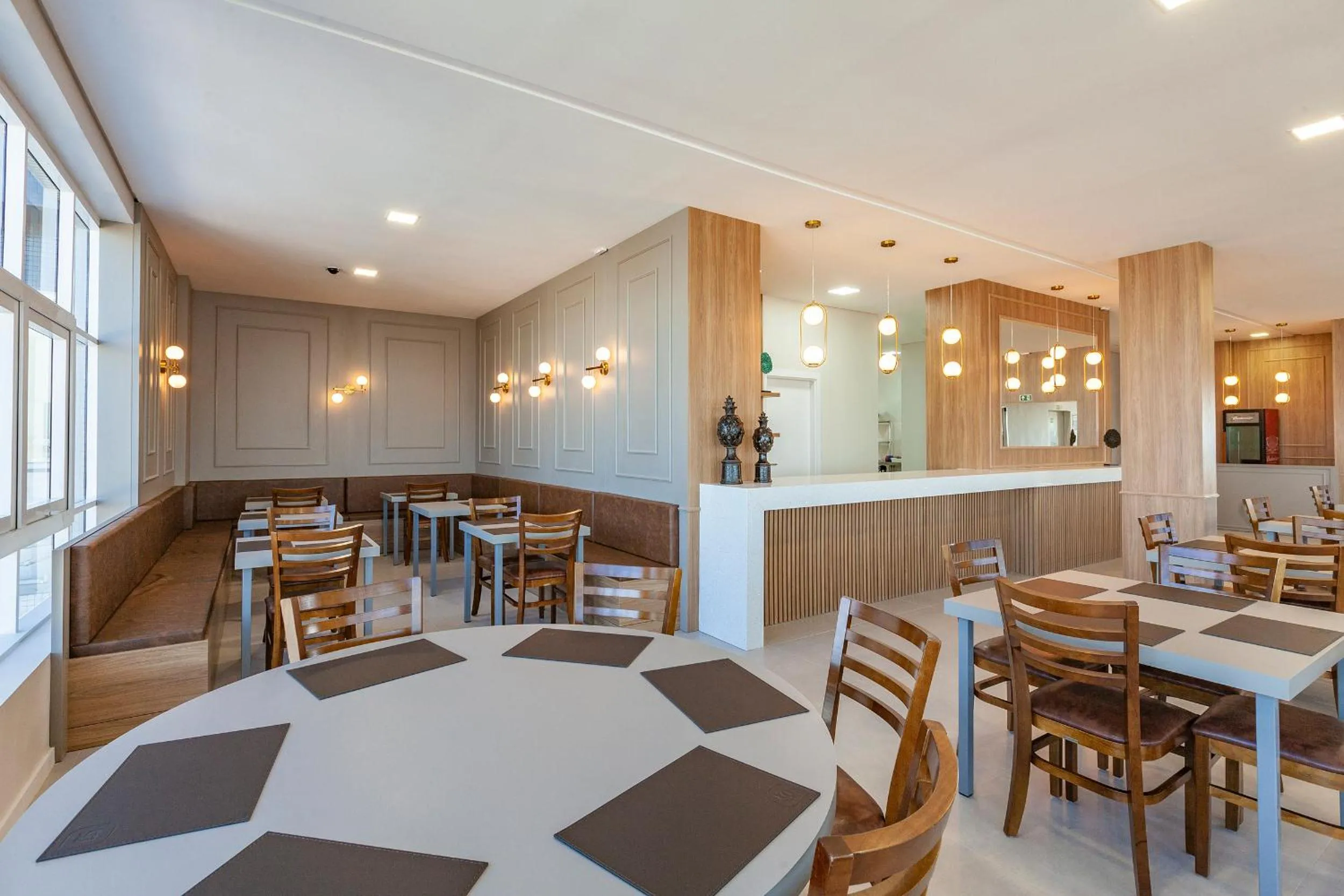 Restaurant/places to eat in Tri Hotel Executive Osório