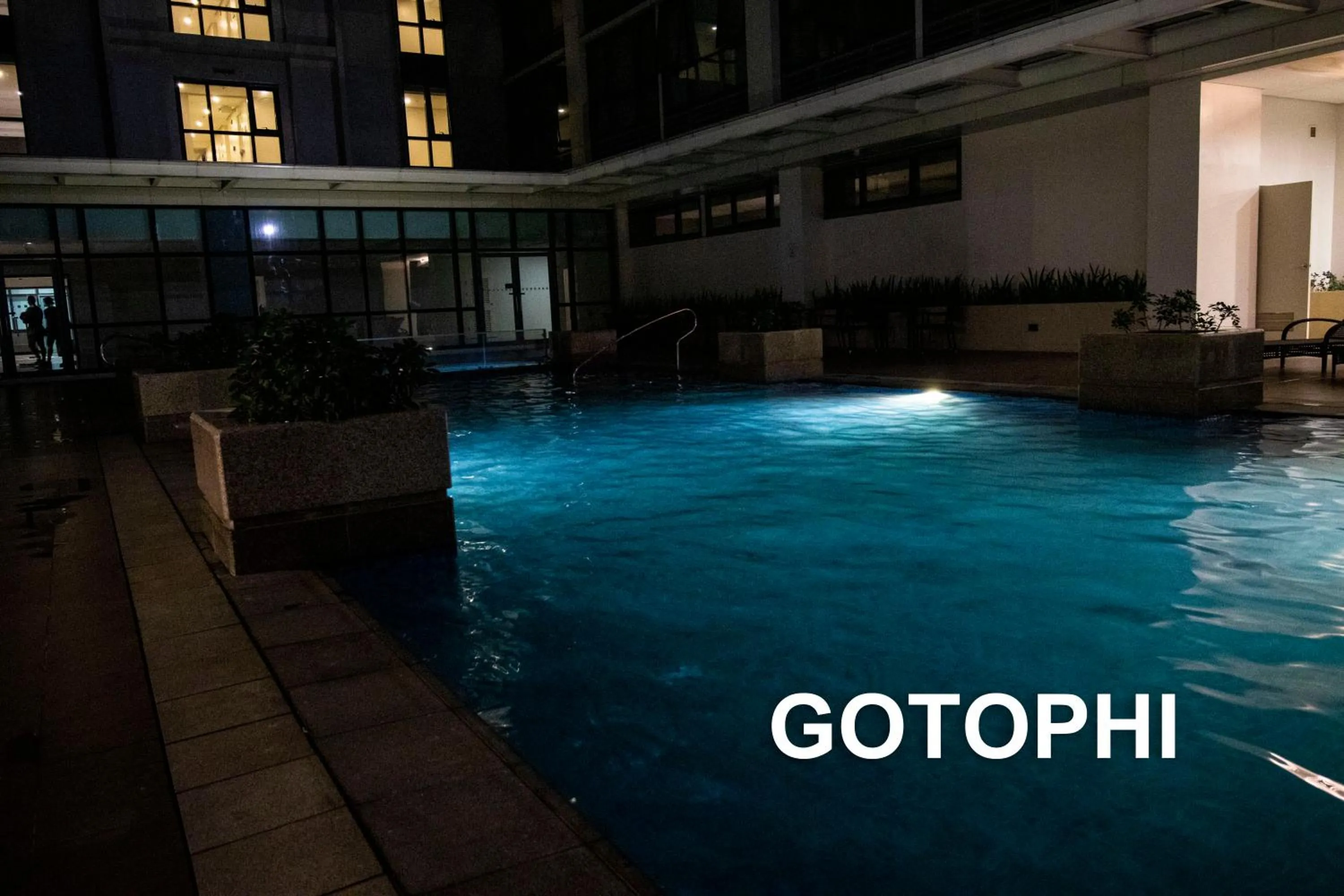 Night in One Uptown Residence