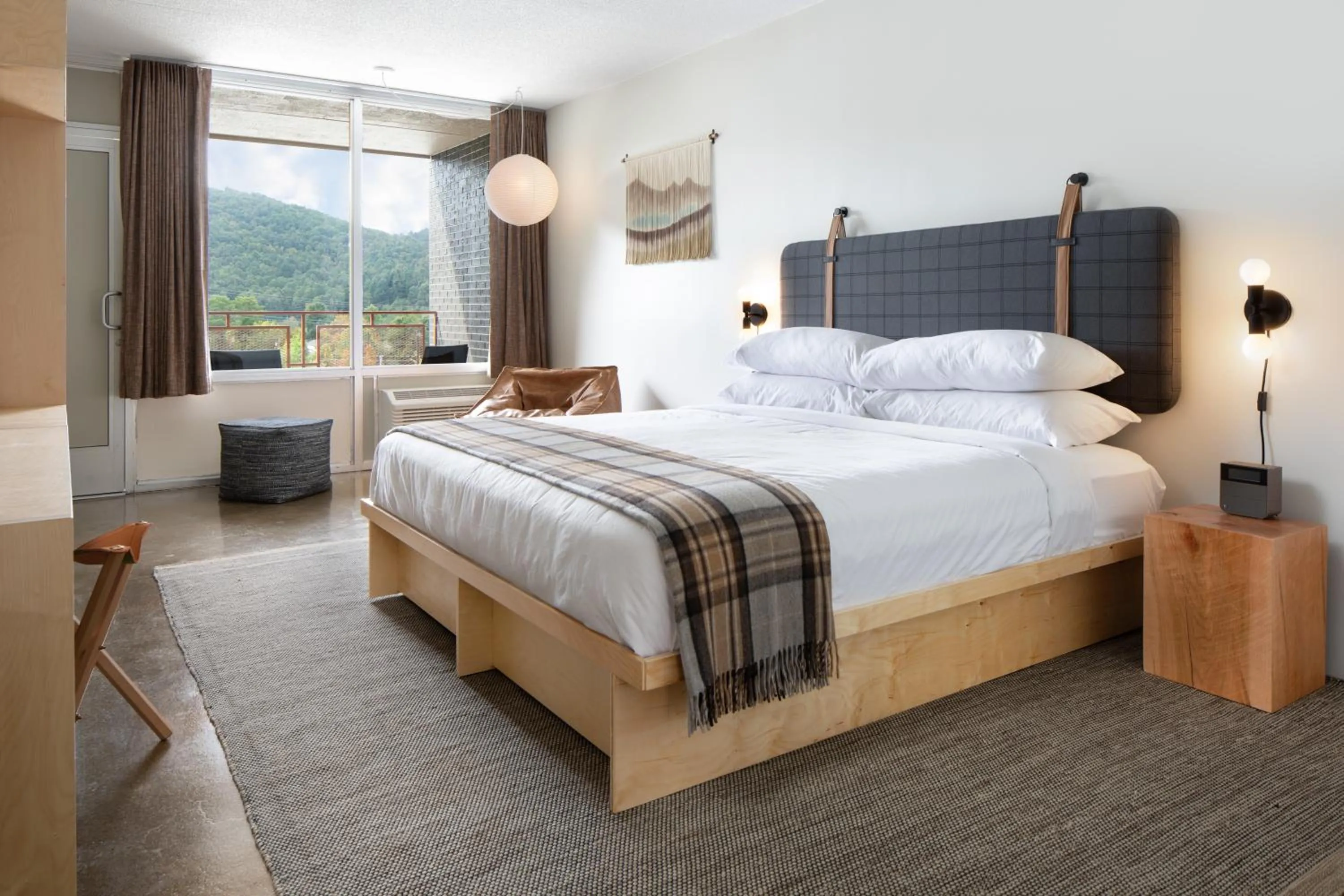 Bedroom, Bed in Rhode's Motor Lodge