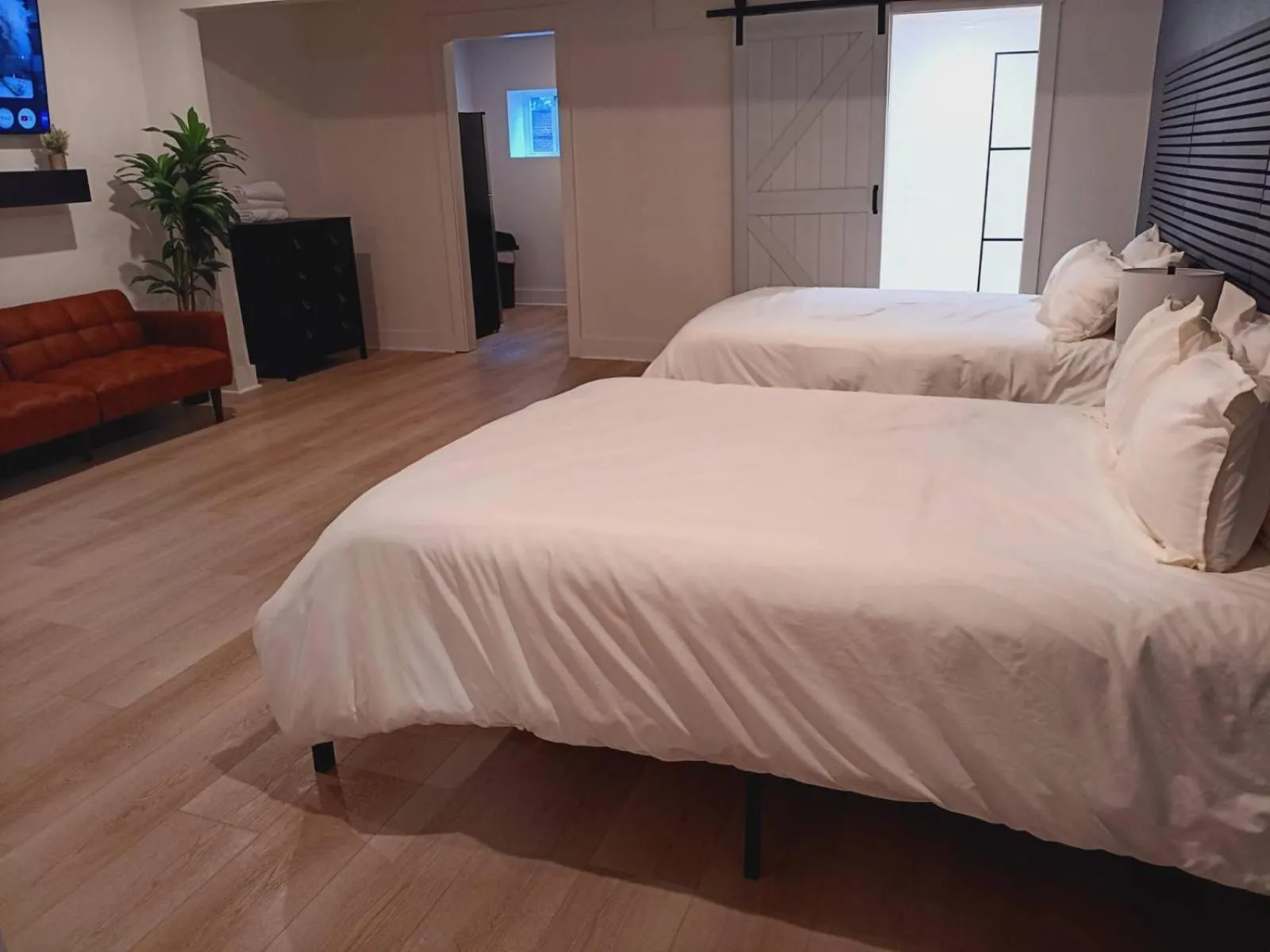 Bed in Five10 Orange Street Hotel - Hot Springs