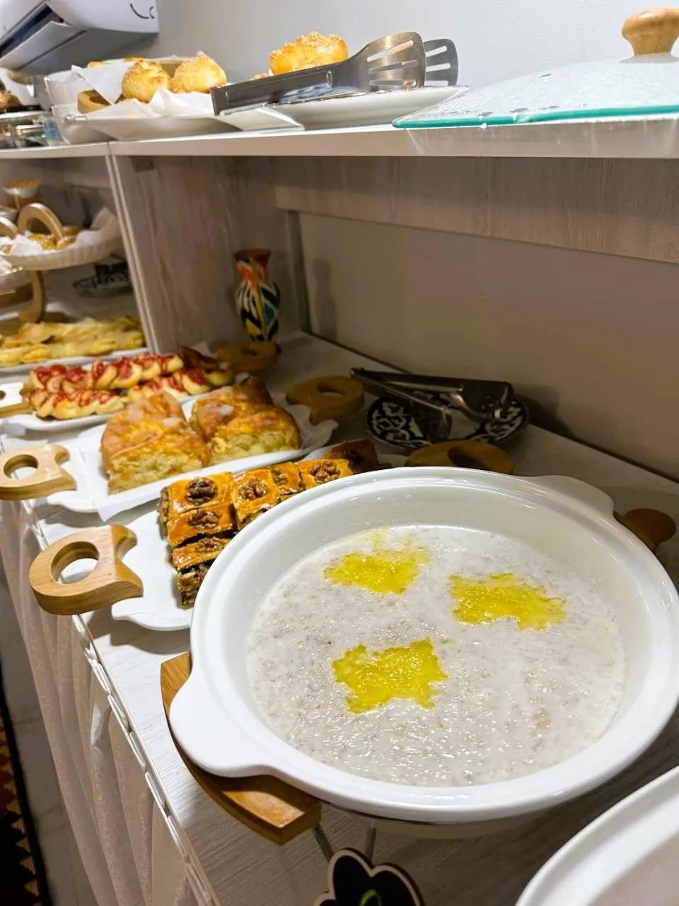 Breakfast in Bobosh Boutique