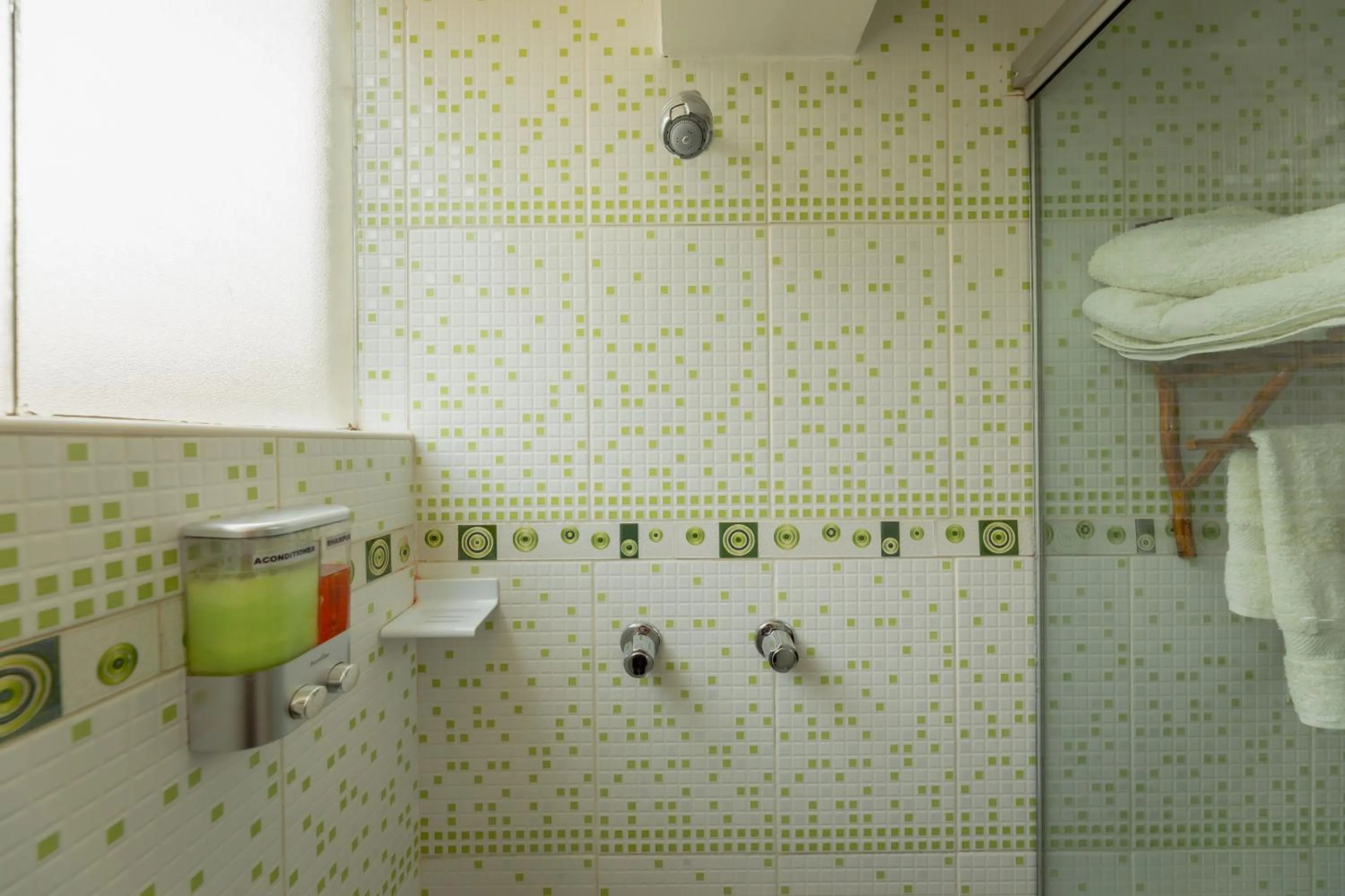 Shower in Dreams Boutique Hotel Cusco