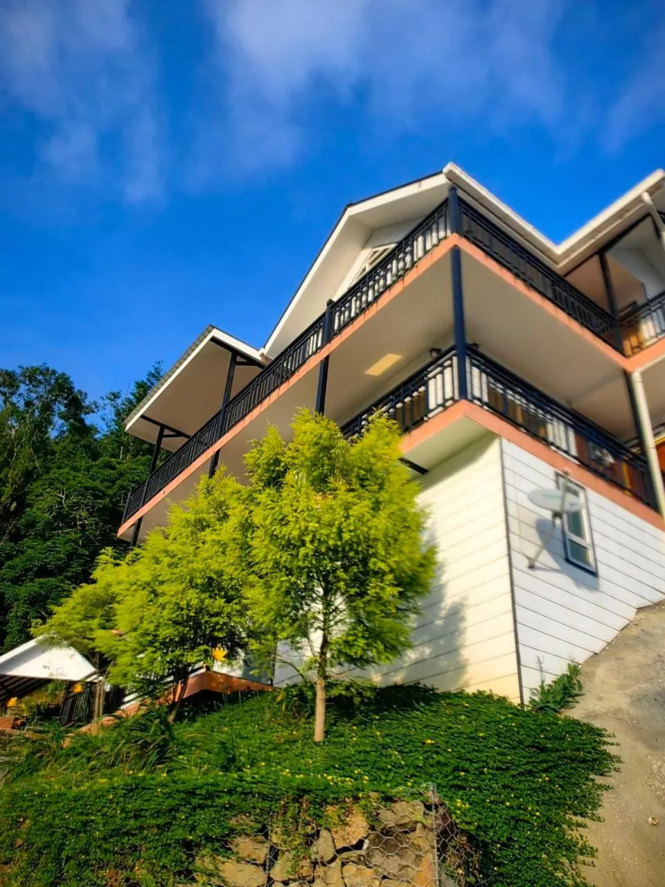 Property building in KUNDASANG MOUNT GARDEN