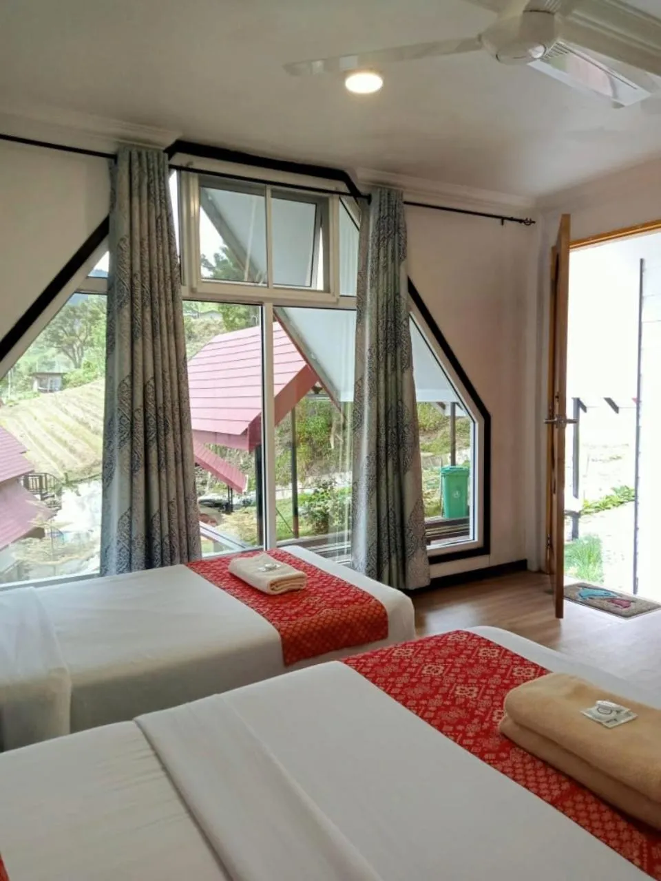 Bed in KUNDASANG MOUNT GARDEN