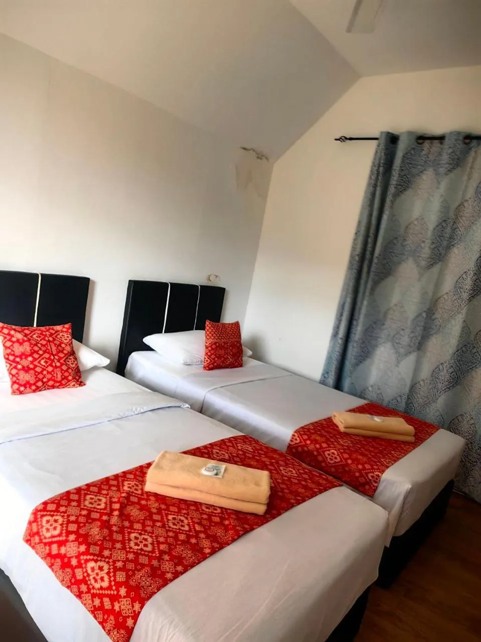 Bed in KUNDASANG MOUNT GARDEN