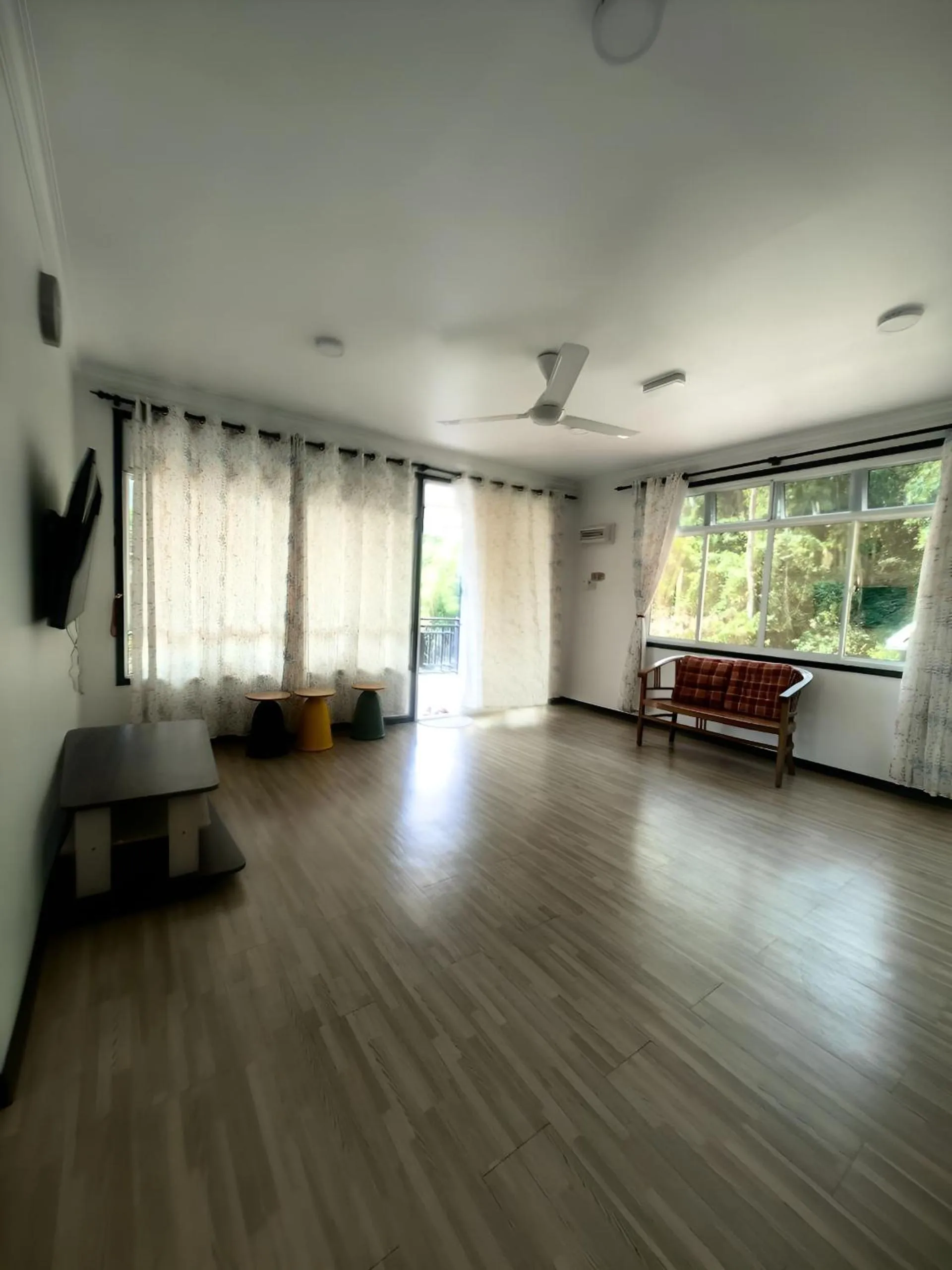 TV and multimedia in KUNDASANG MOUNT GARDEN