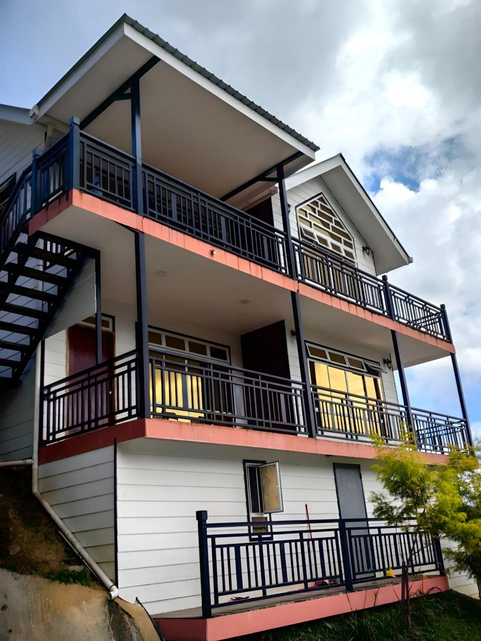 Property building in KUNDASANG MOUNT GARDEN