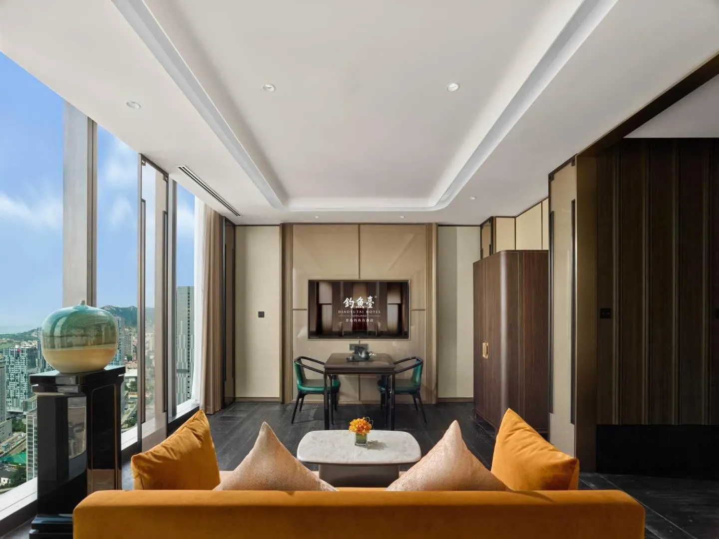 Seating area in Diaoyutai Hotel Qingdao