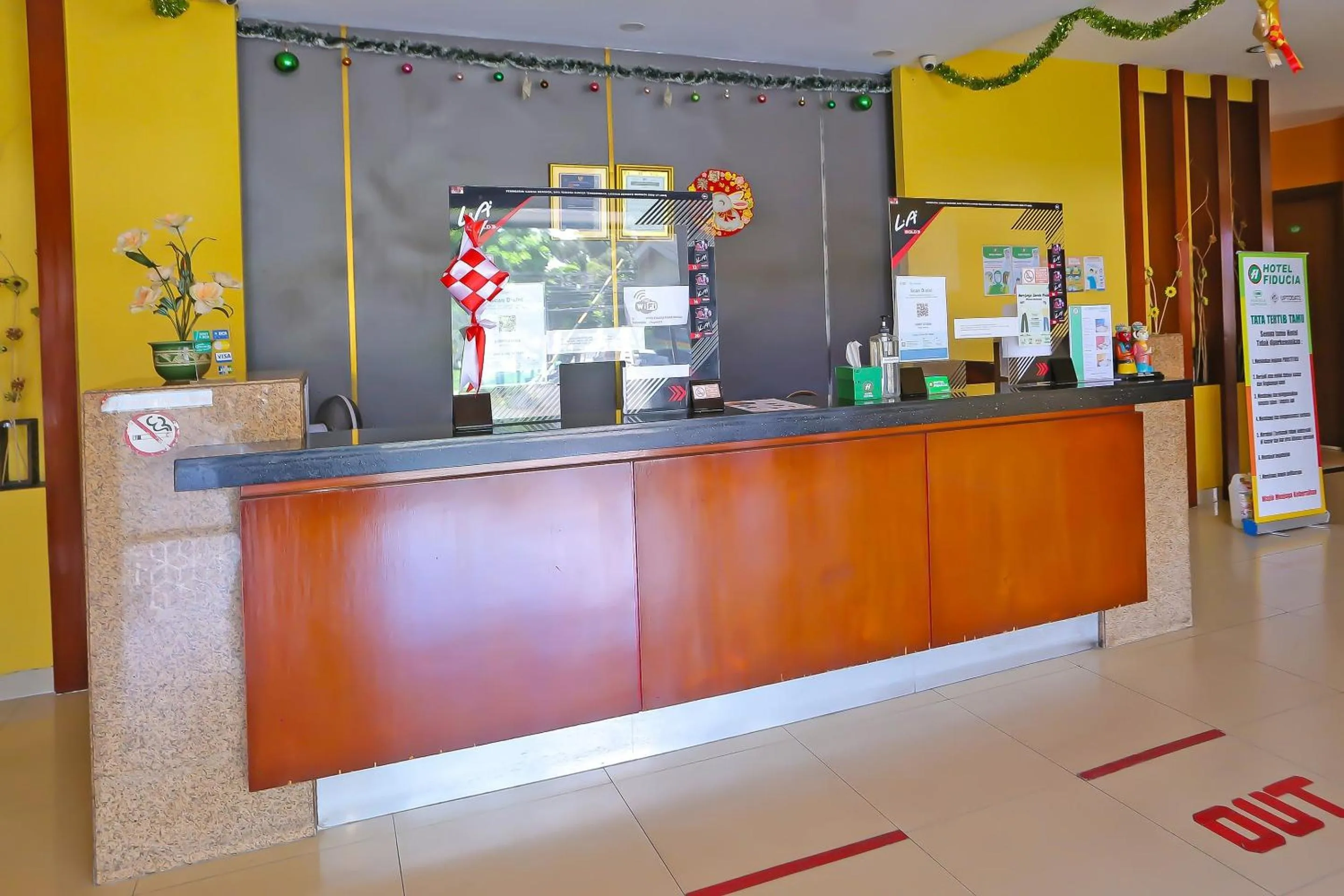 Lobby or reception in Townhouse OAK Hotel Fiducia Pasar Minggu