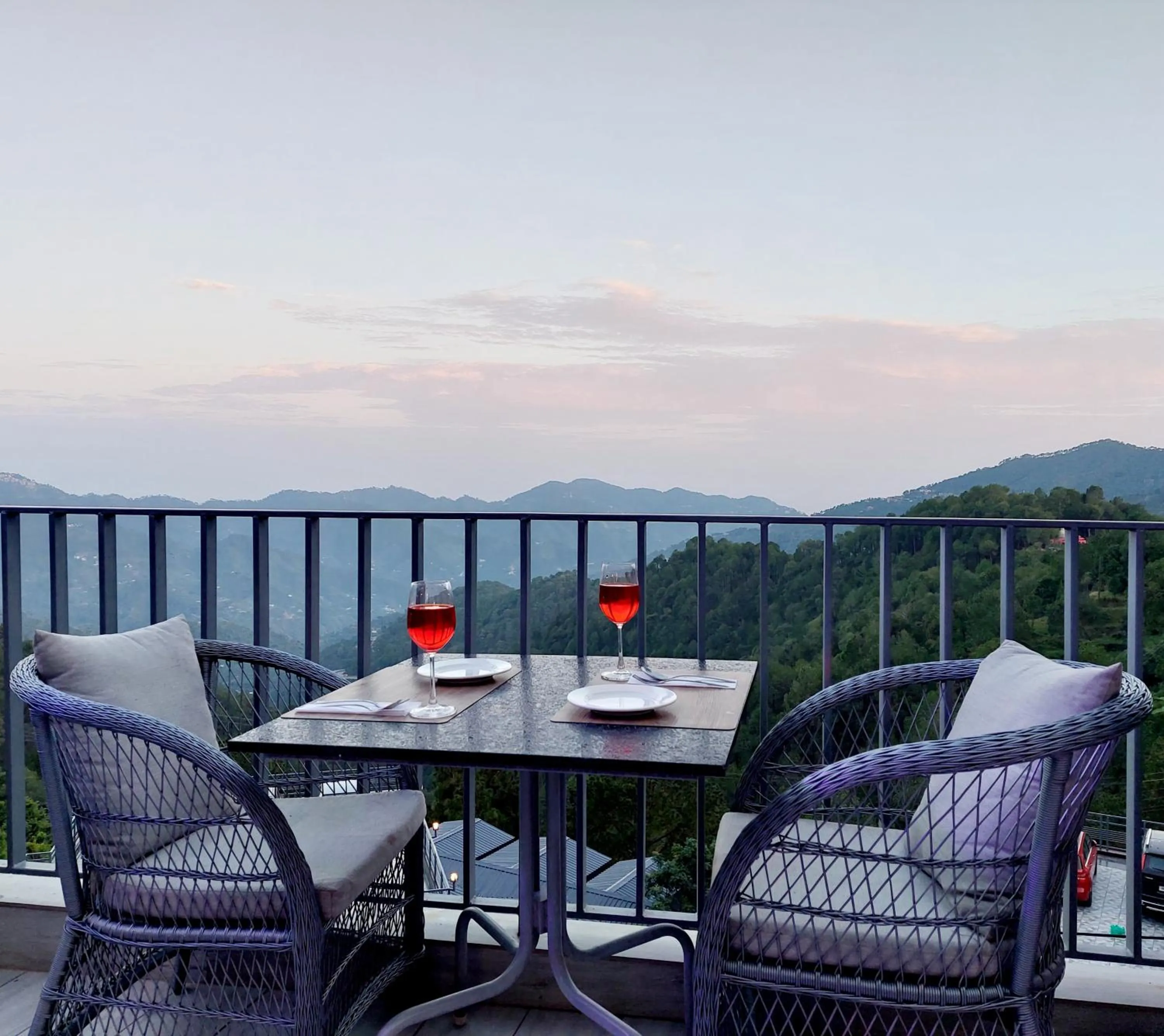 Restaurant/places to eat in OREN Kasauli