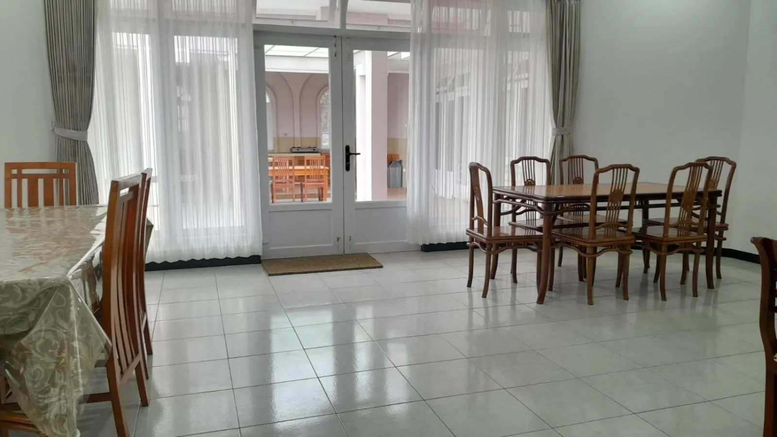 Dining area in In Villa Garden Resort