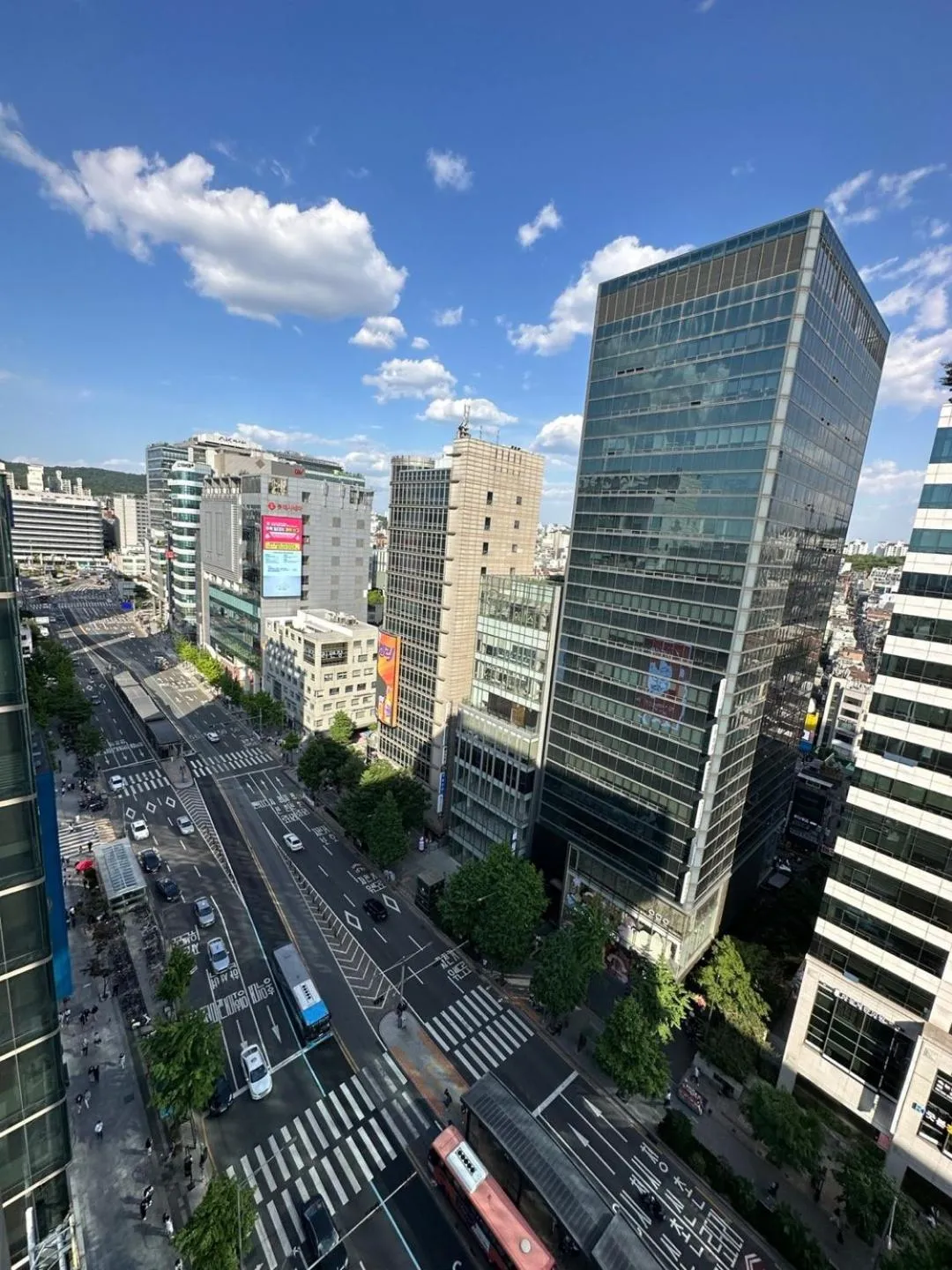 City view in Hongdae Guesthouse 1min from Hongik Uni station Exit #1