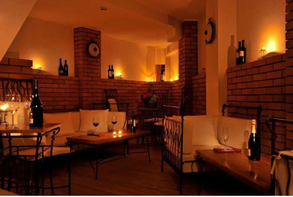 Lounge or bar in Zan Hotel