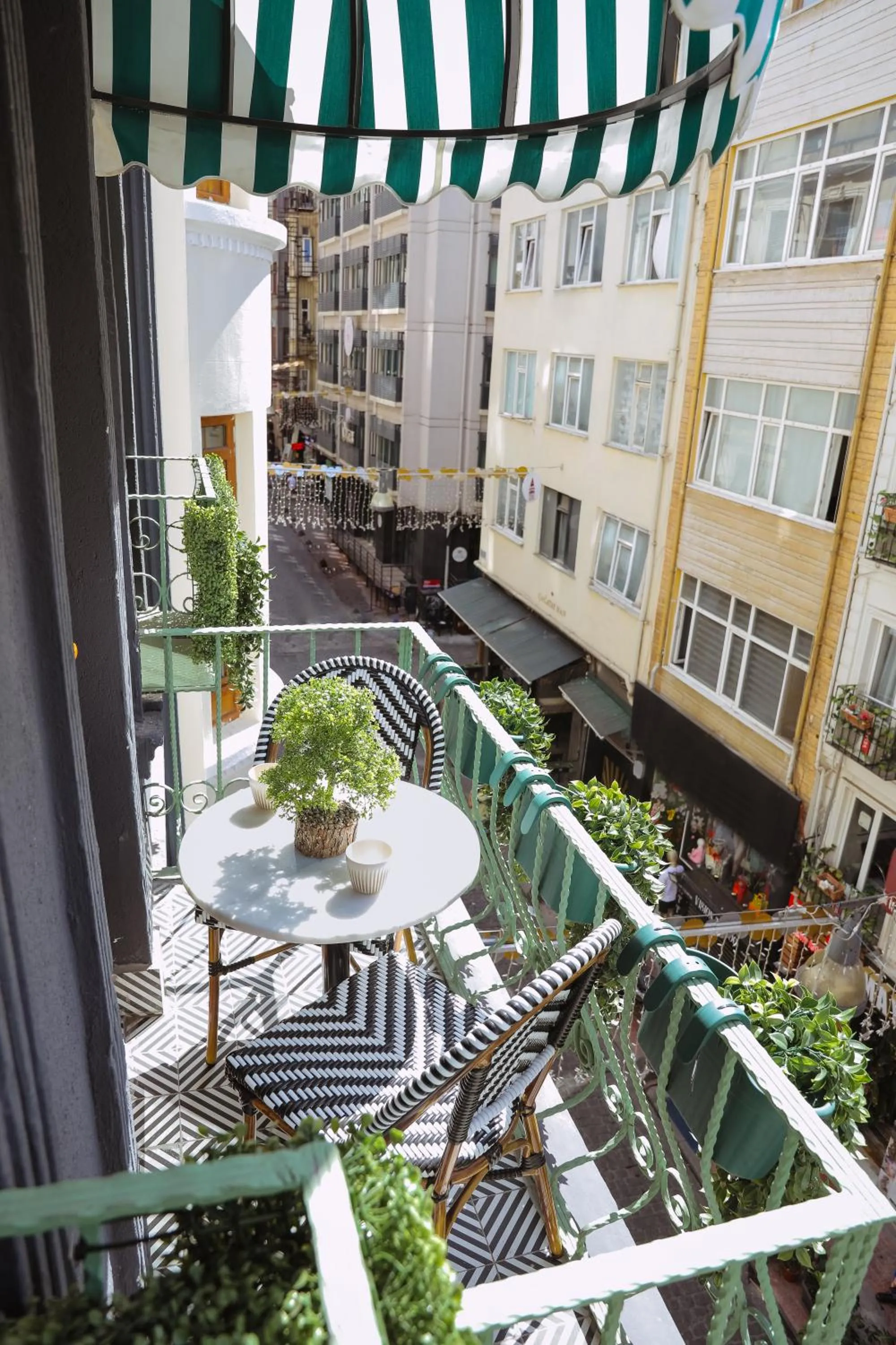 Property building in Istiklal Street Taksim House Yamalya Hotel