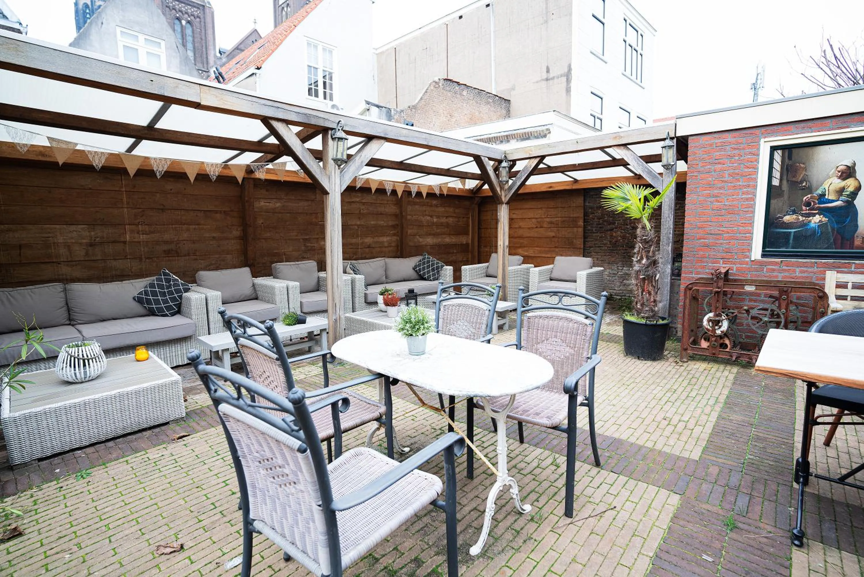 Patio in Hotel Johannes Vermeer Delft