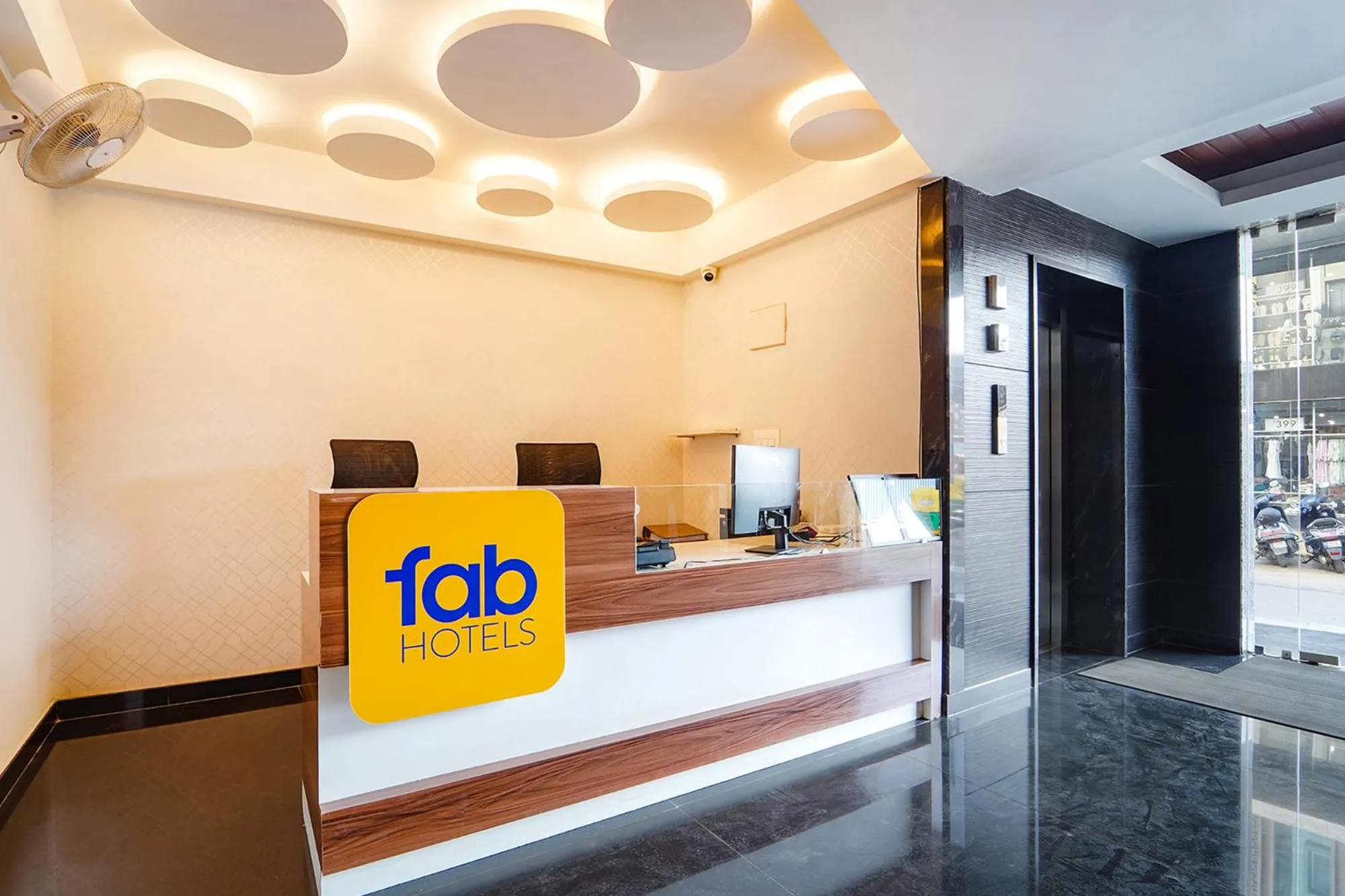 Lobby or reception in FabHotel Ellegant Inn