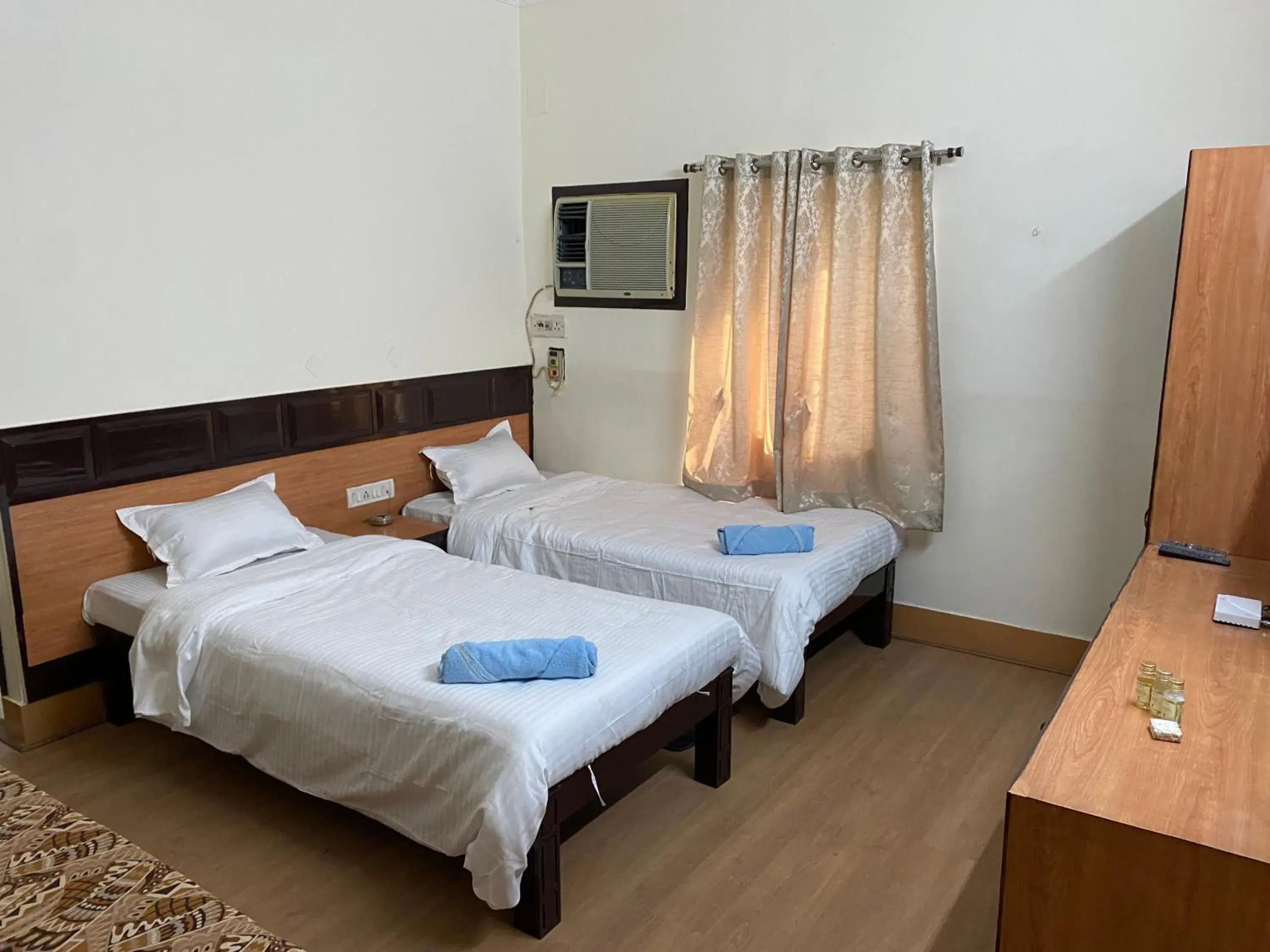 Superior Double Room in Hotel Mayur Superior Double Room in Hotel Mayur