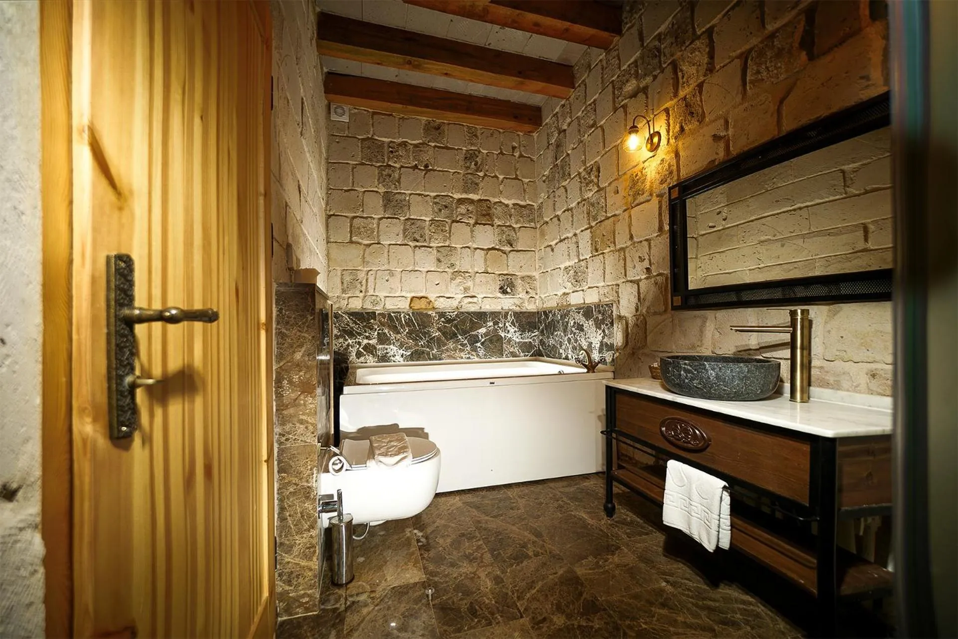 Bathroom in Caverna Hotel Premium Caves