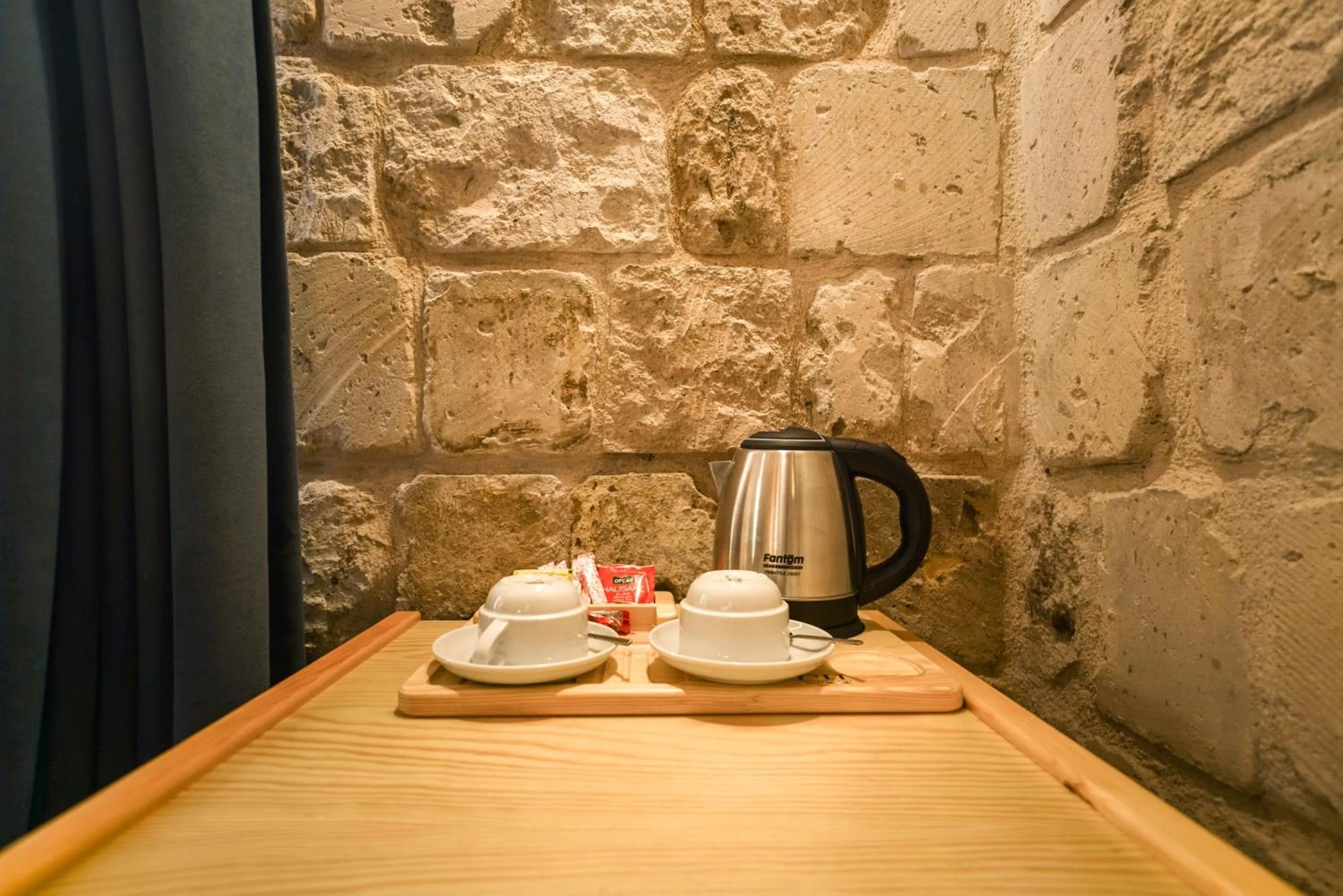 Coffee/tea facilities in Caverna Hotel Premium Caves