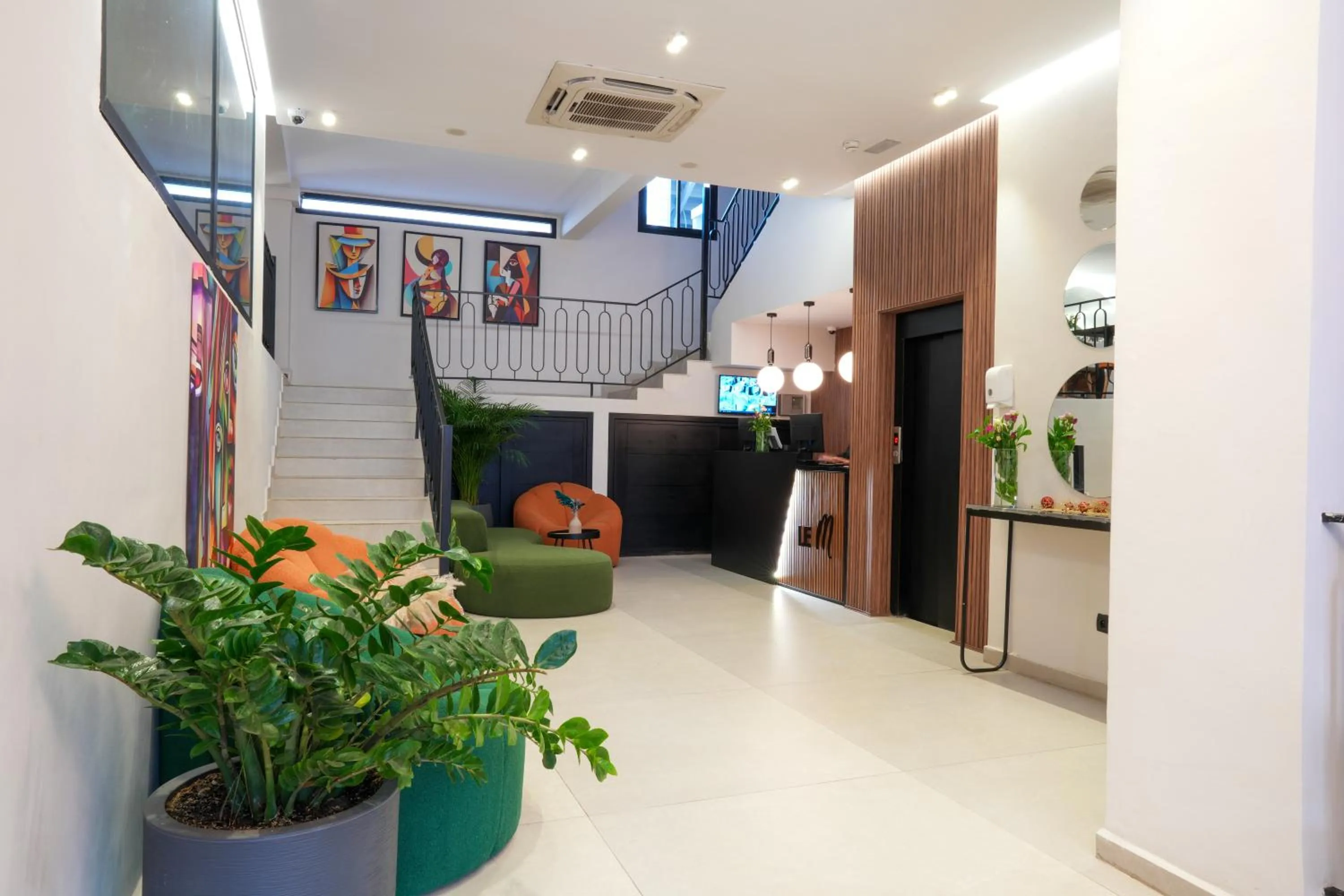 Lobby or reception in Le M Hôtel
