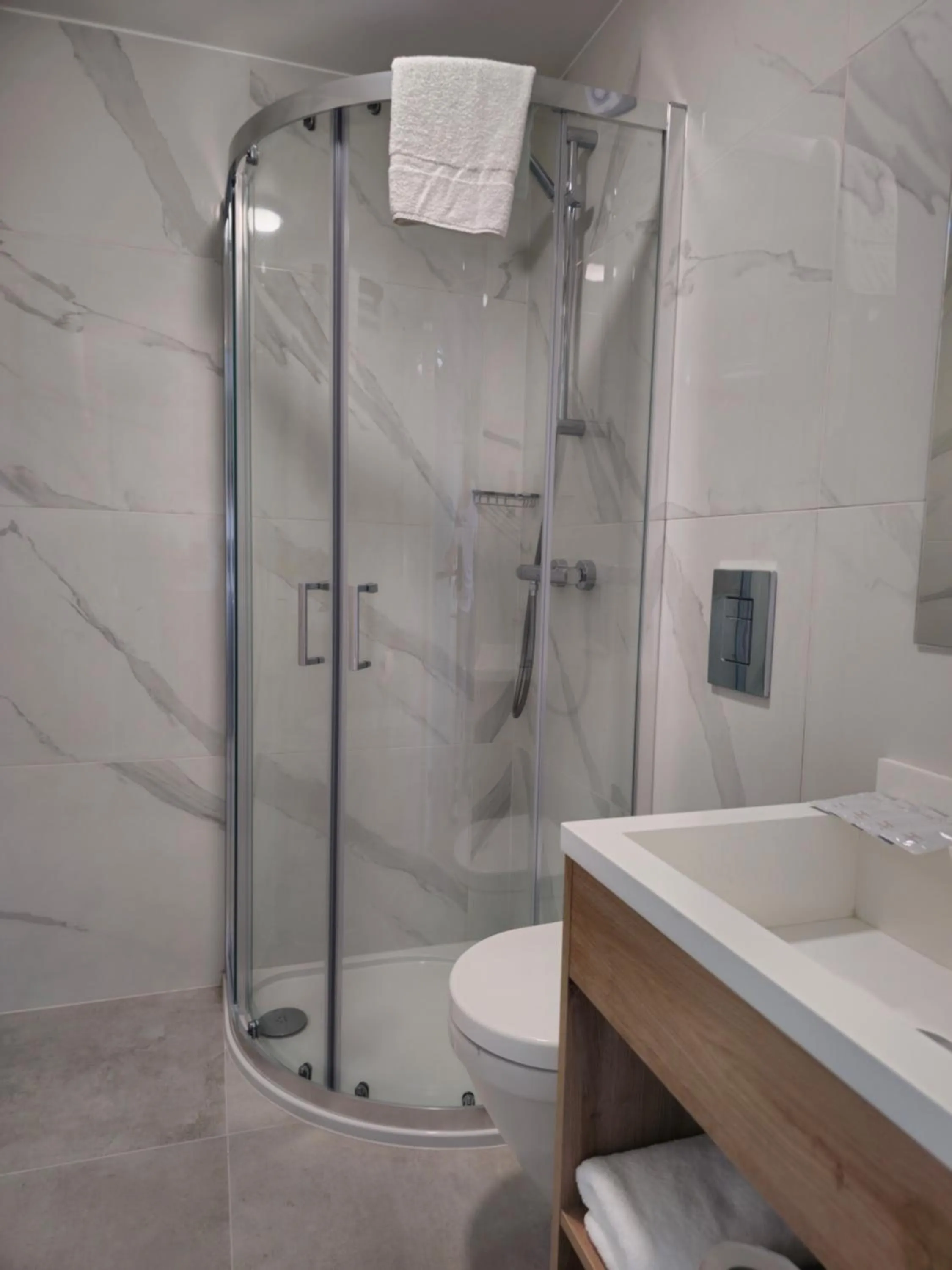 Shower in Homefield Lodge