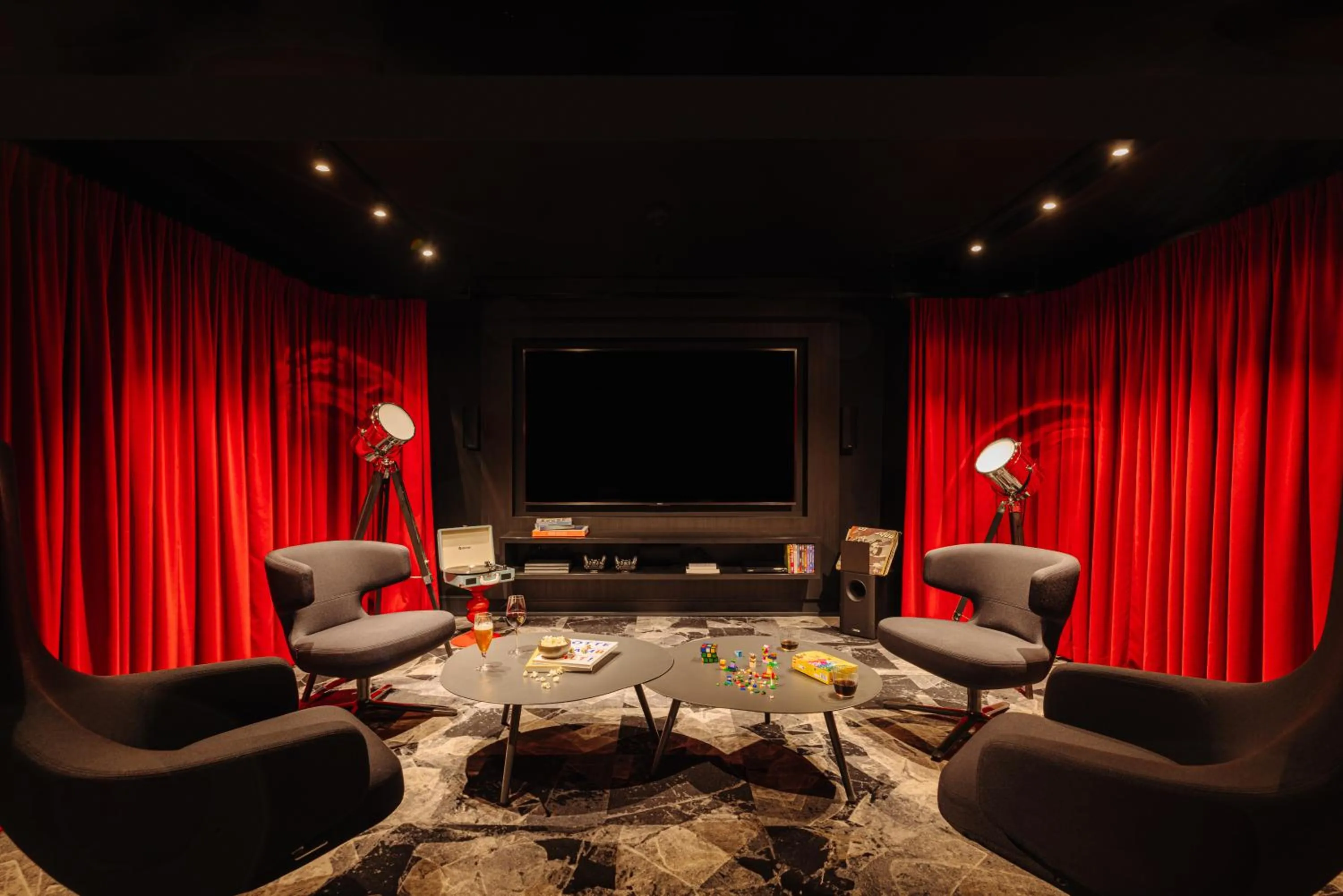 Bedroom in Leonardo Hotel Rotterdam Savoy