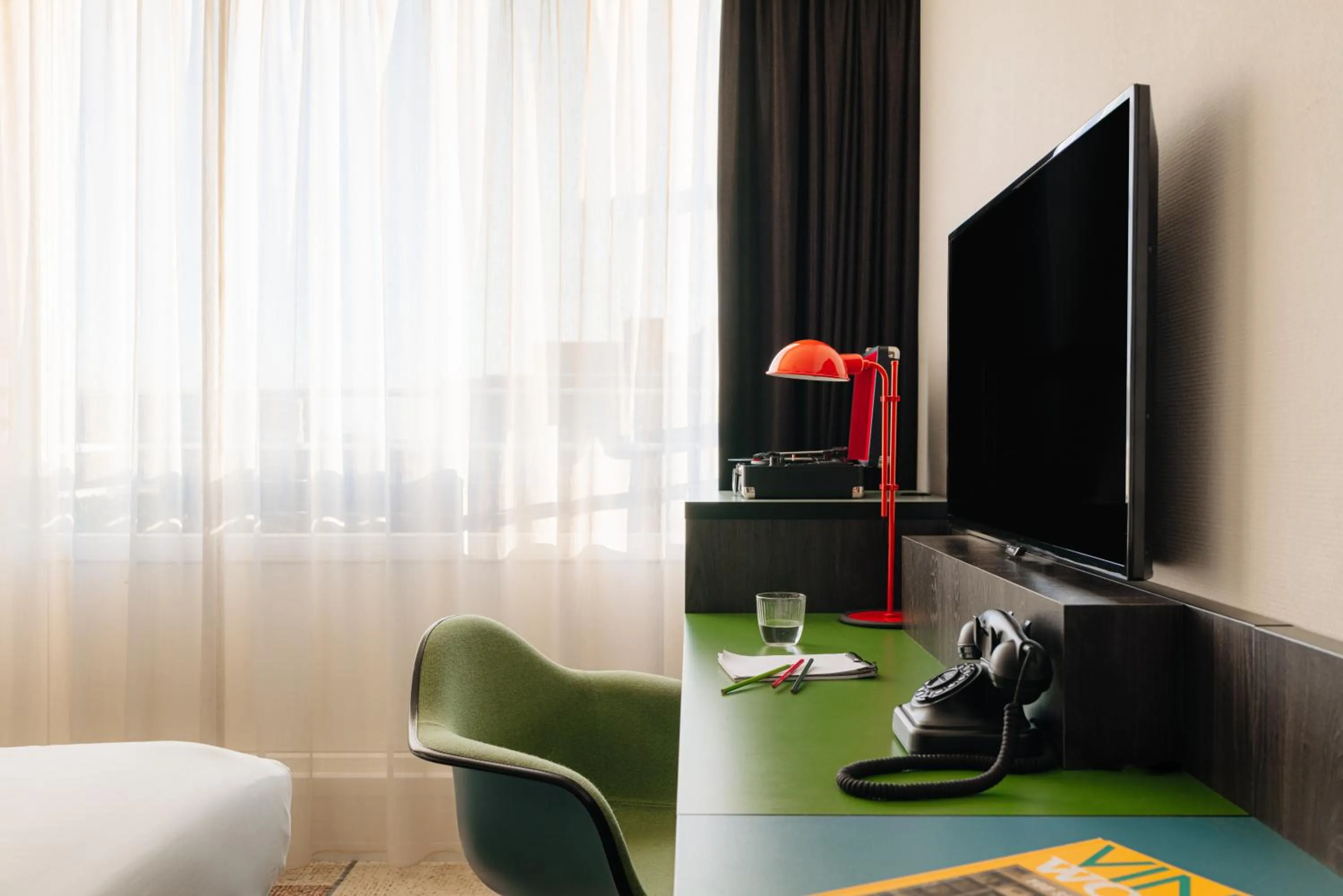 Bedroom in Leonardo Hotel Rotterdam Savoy