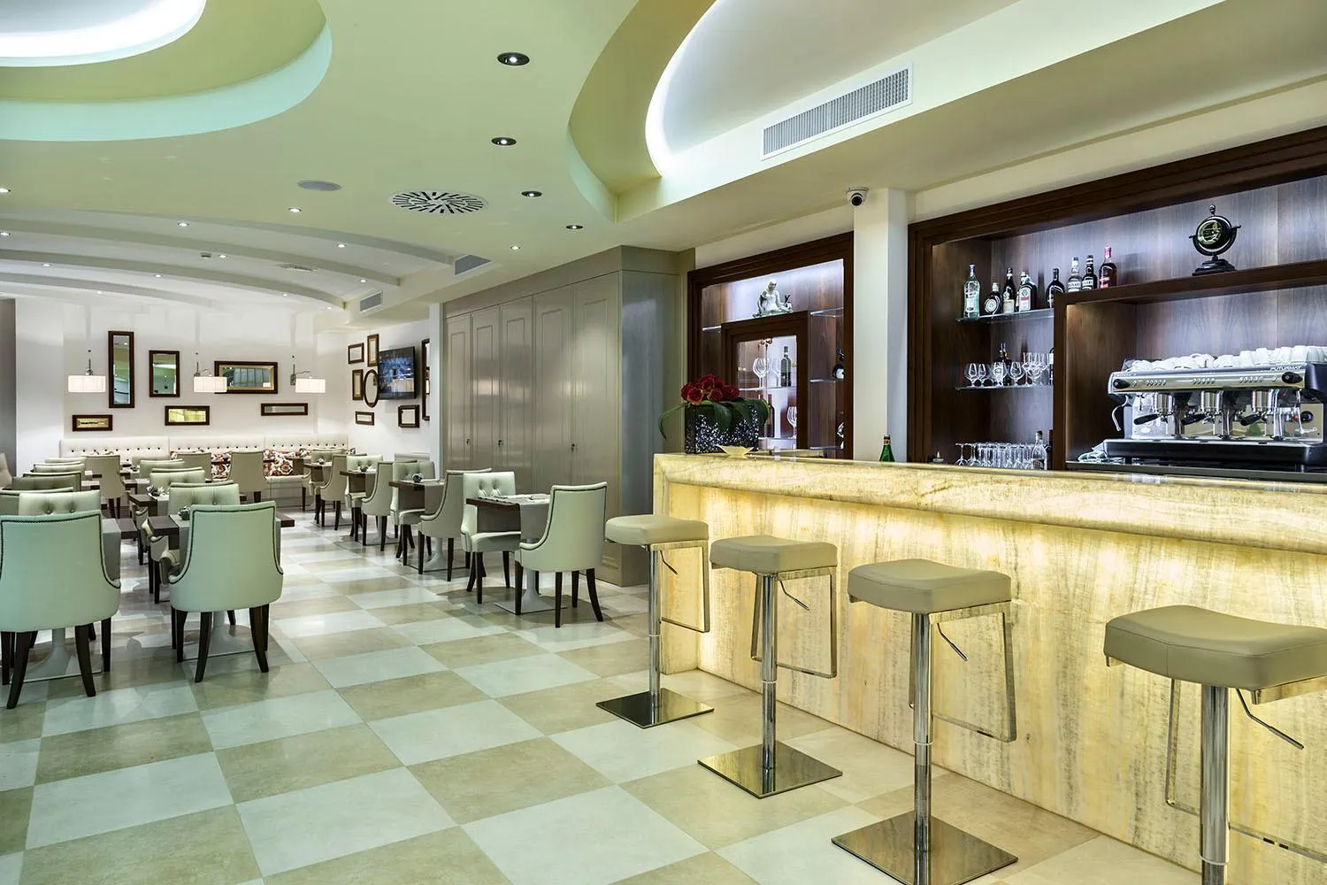 Restaurant/places to eat in Erbavoglio Hotel