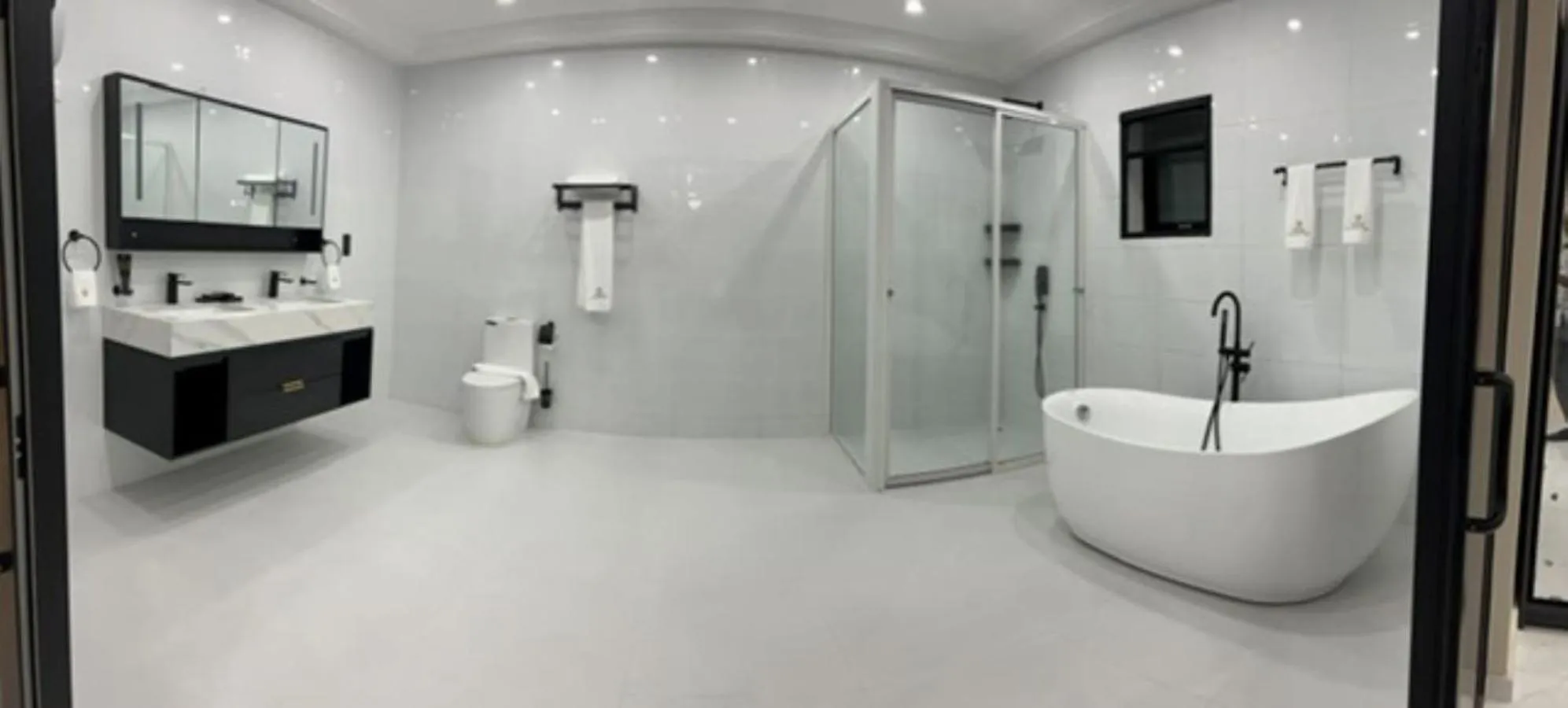 Bathroom in Lifestyle Luxury Hotel and Residence