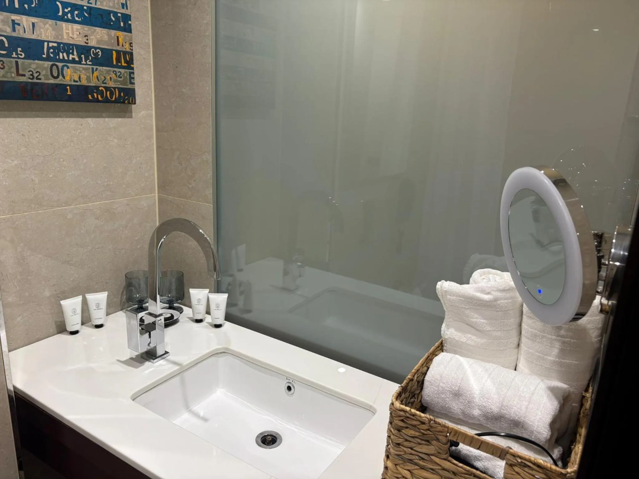 Toilet in Hotel Cortes Rambla