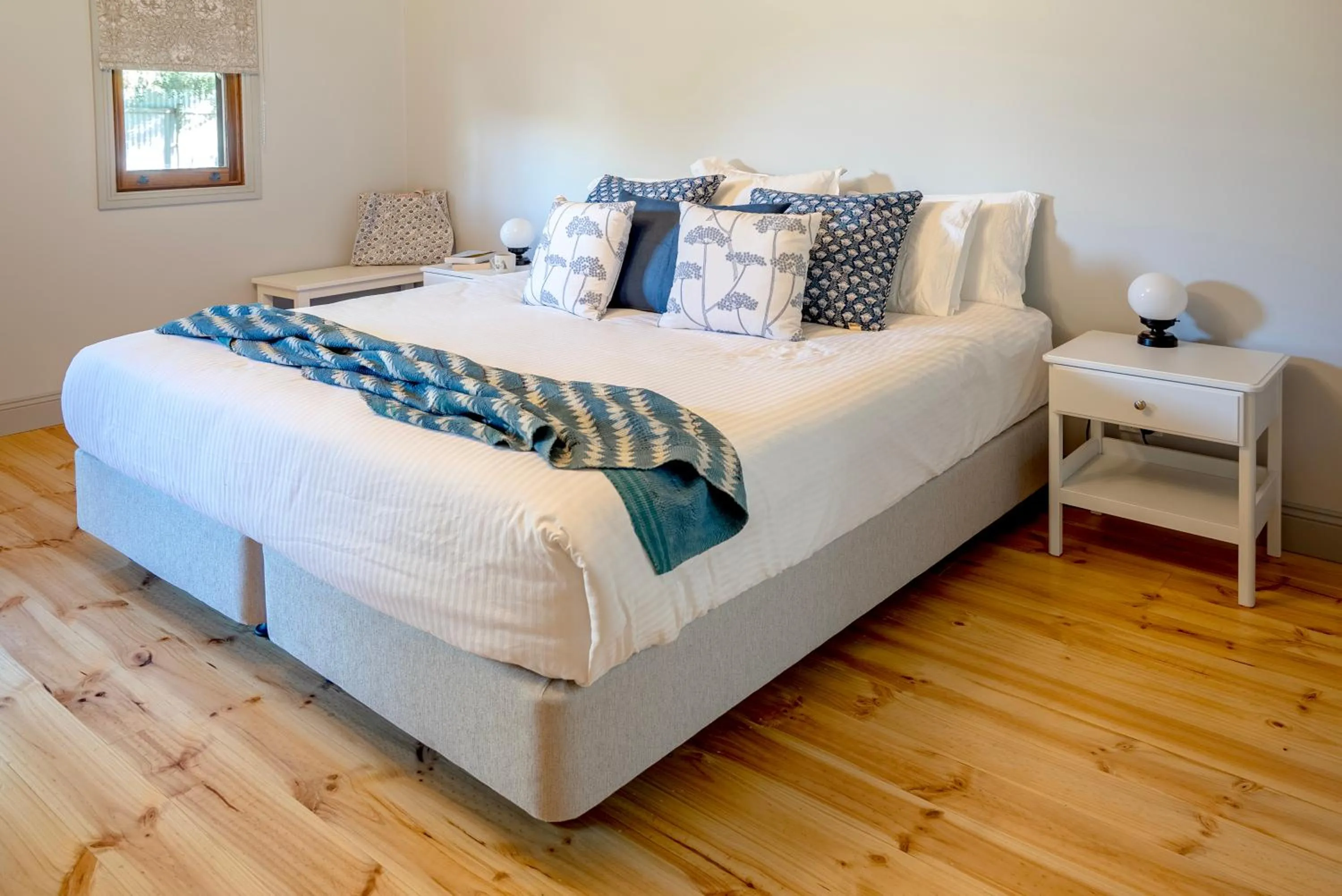 Bed in Willunga Gallery Cabins