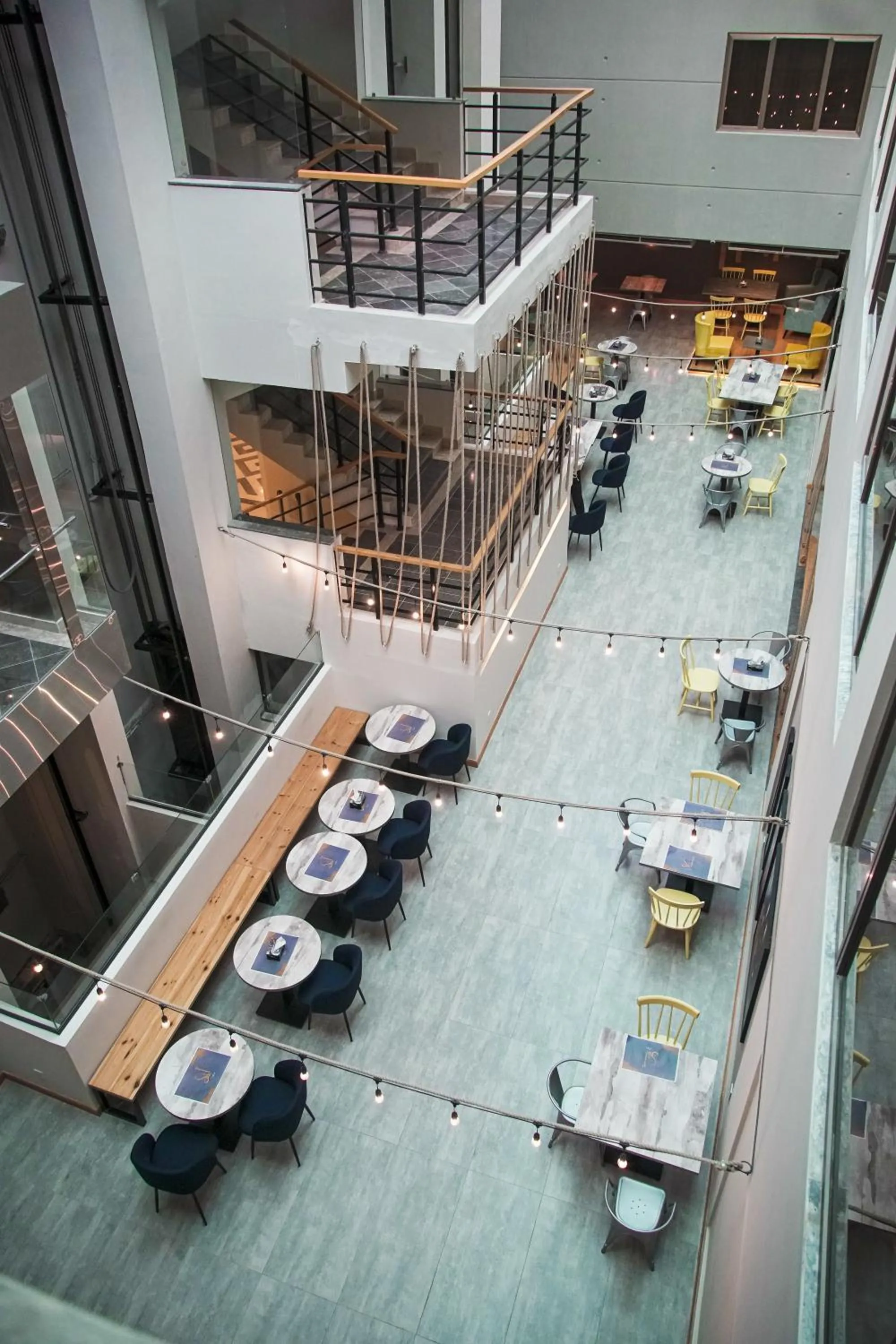 Restaurant/places to eat in Roomy Signature Hotel, Islamabad