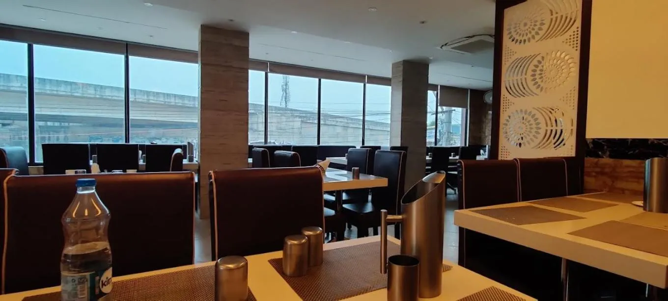 Restaurant/places to eat in Padma Homes Stay- Luxury Service Apartment 1BHK & 2BHK & 3BHK