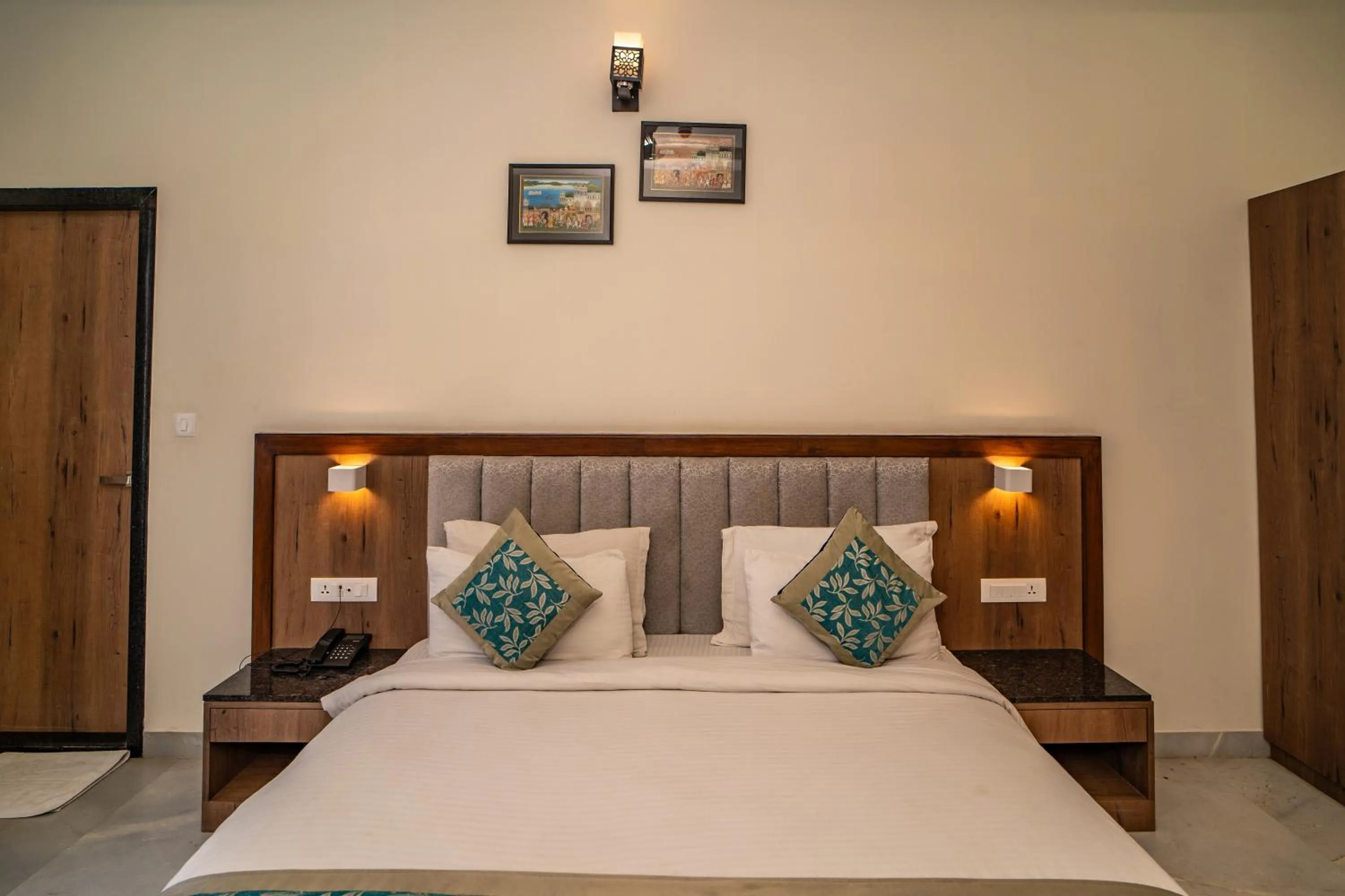 Bed in RABBIT RATNAM -By Udaipur Hotels