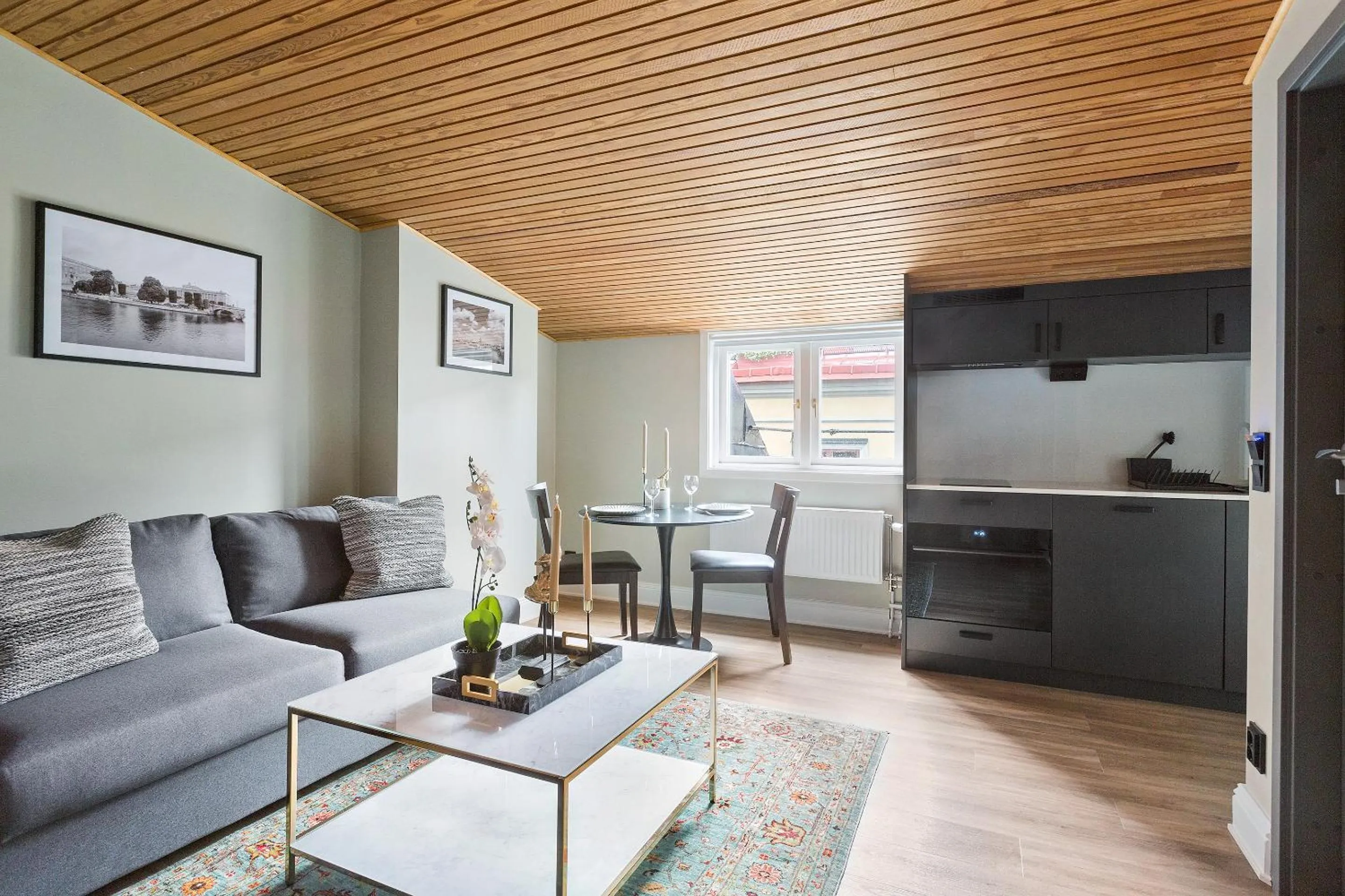 At Old Town Aparthotel