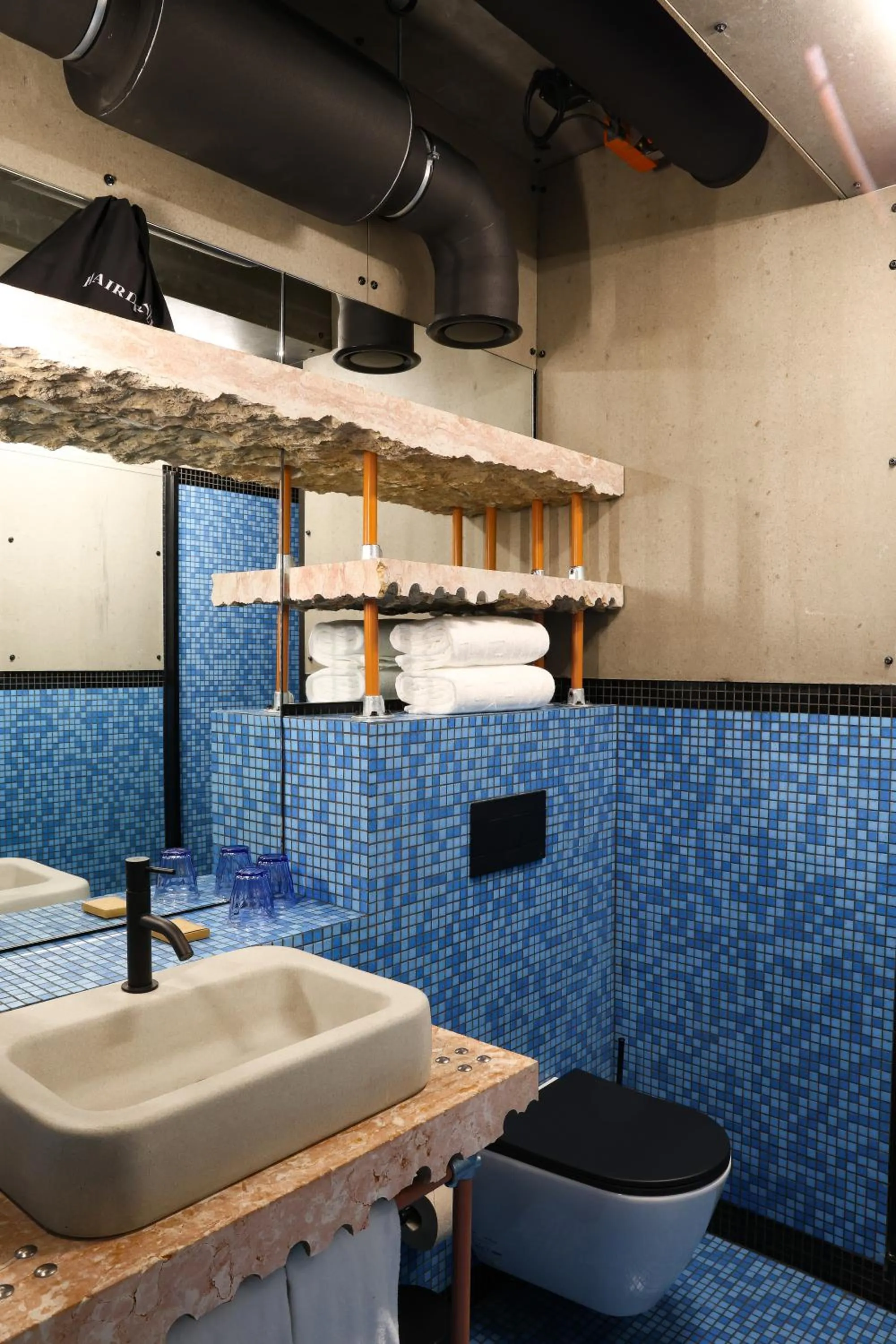 Toilet in JAM Lisbon