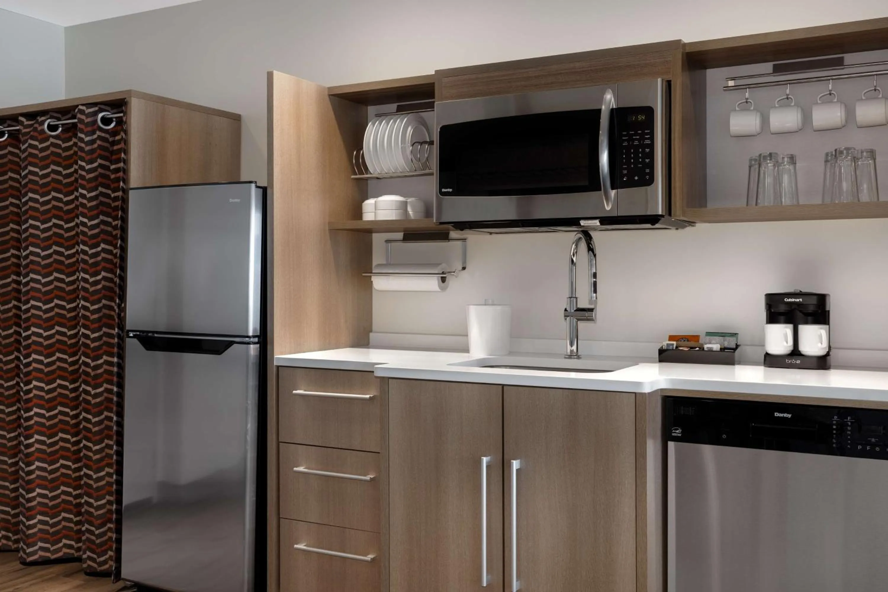 Kitchen or kitchenette in Home2 Suites By Hilton Bristol